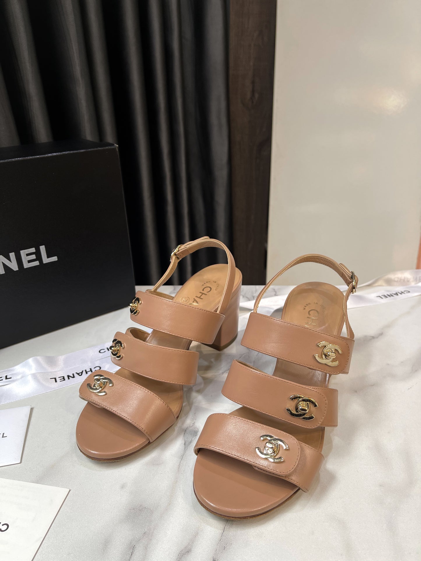 Sandal Chanel