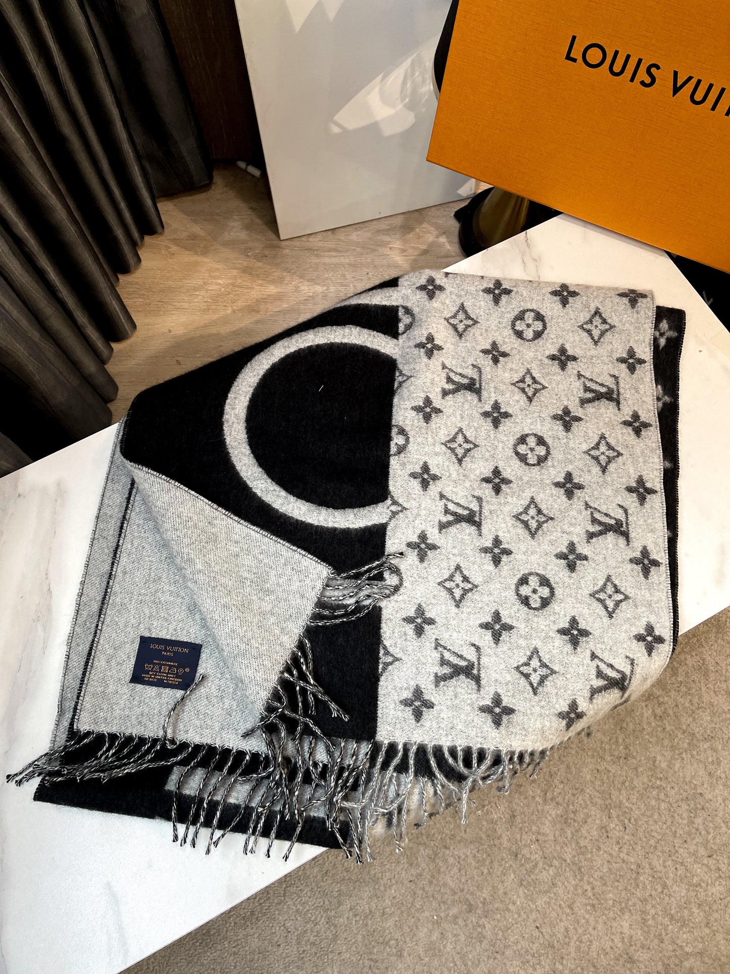 Cashmere LV scarf