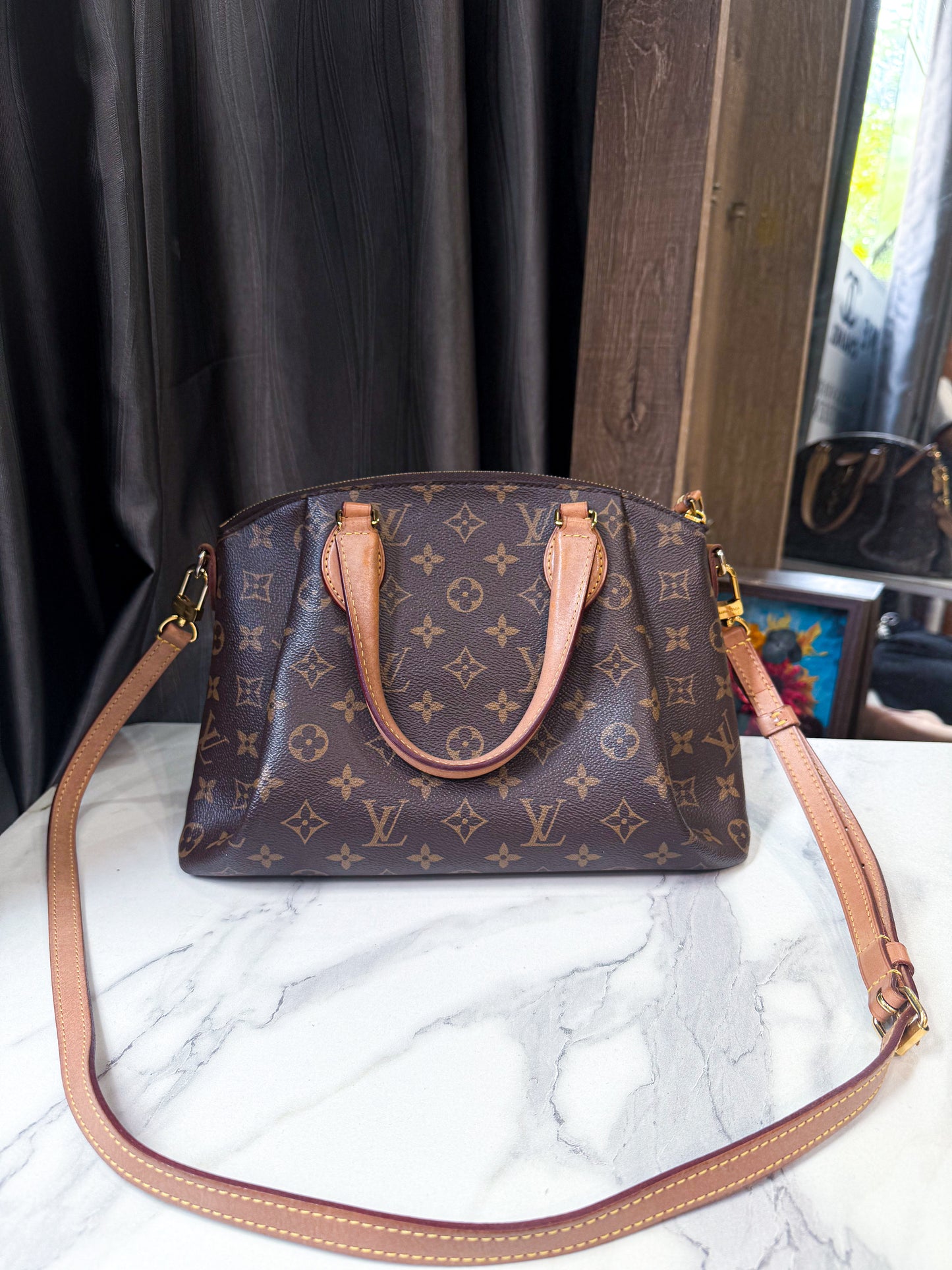 A A LV Rivoli PM