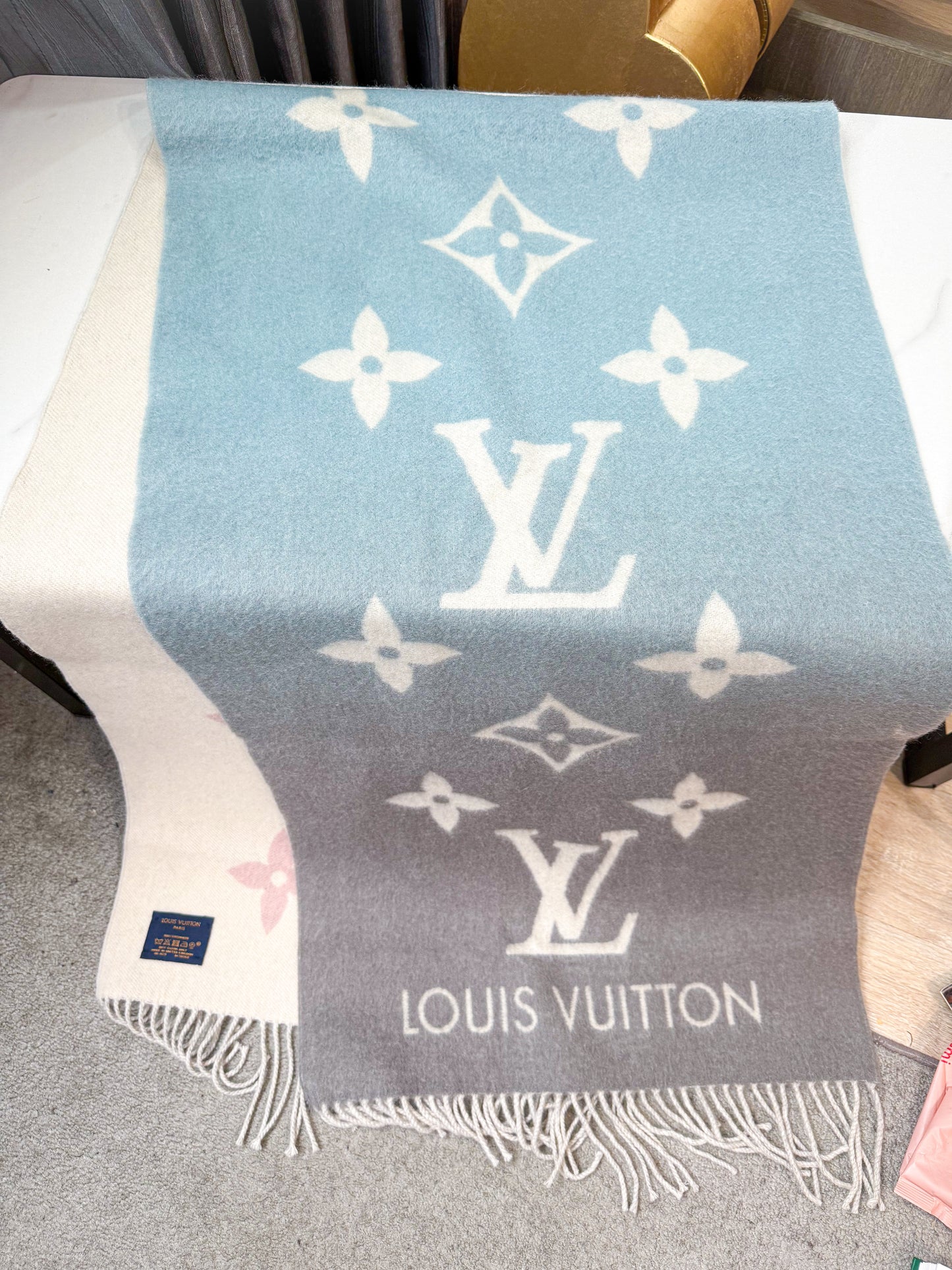 Khăn Cashmere LV Omber Hồng Xanh