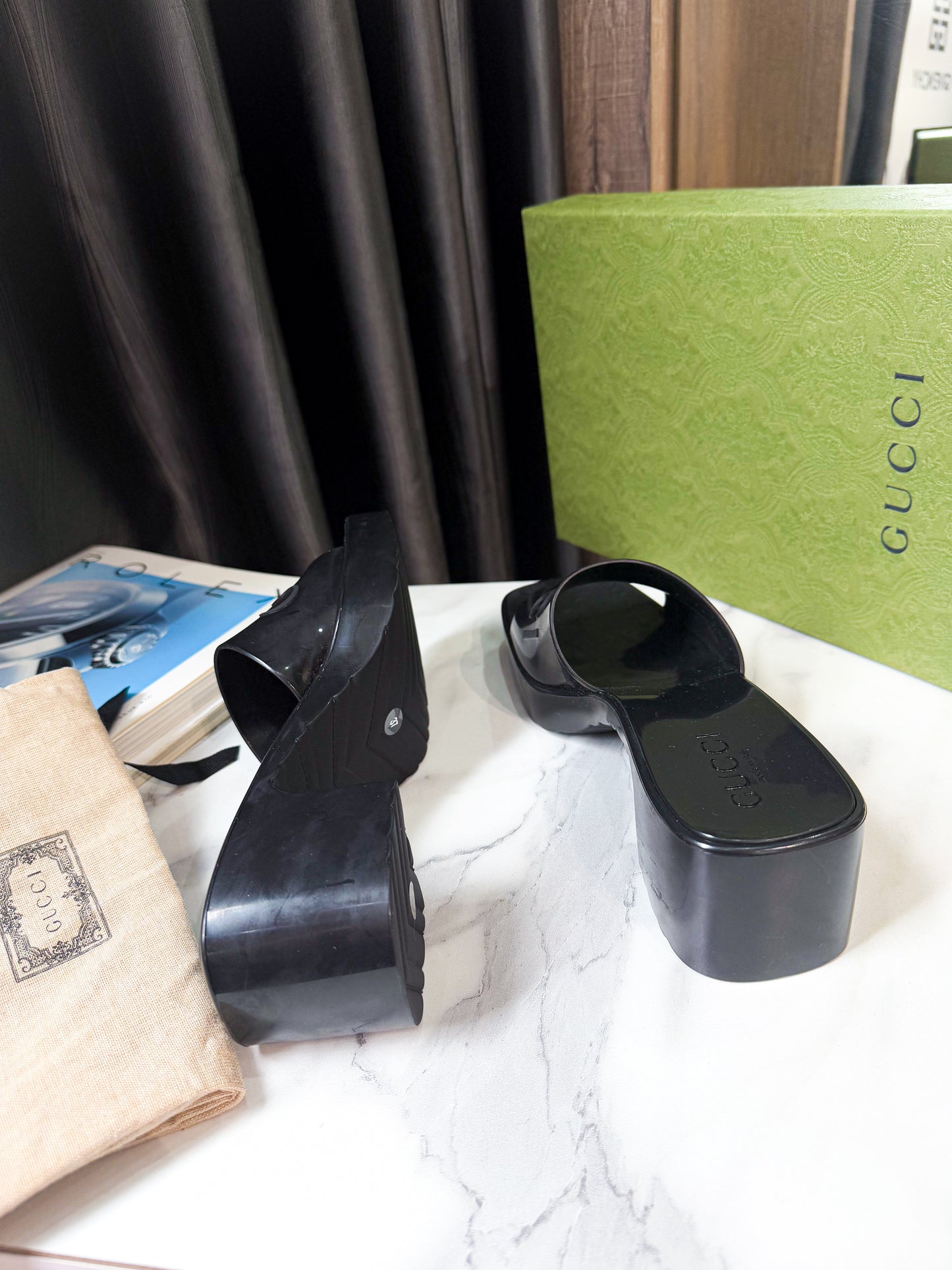 Dép Nhựa Gucci Đen Size 37 New