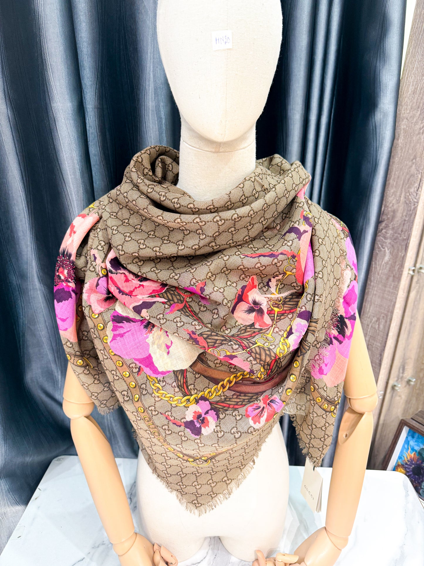 Khăn Gucci New Khổ 140x140 HN20 26/10