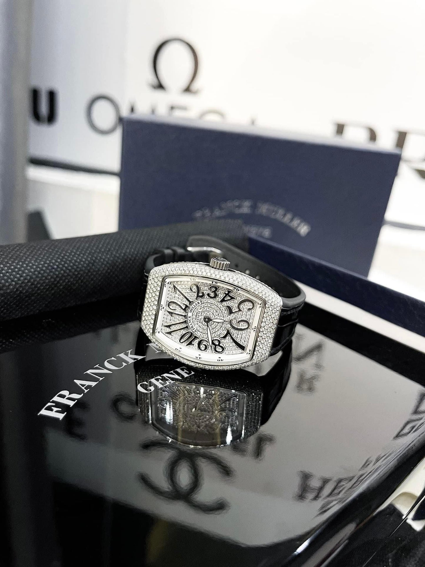 Đồng Hồ Franck Muller V32 Black Custom Diamond