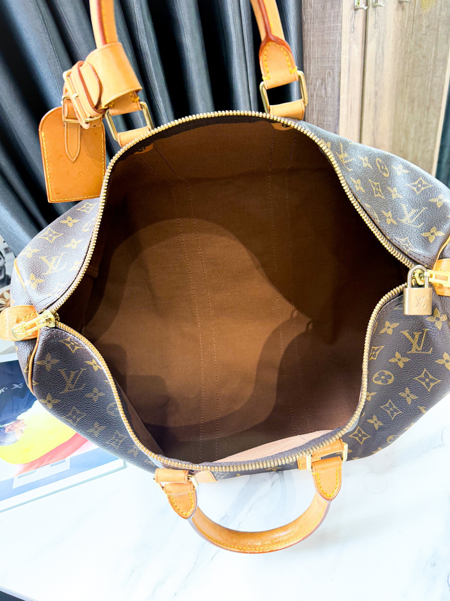 A LV Keepall 45