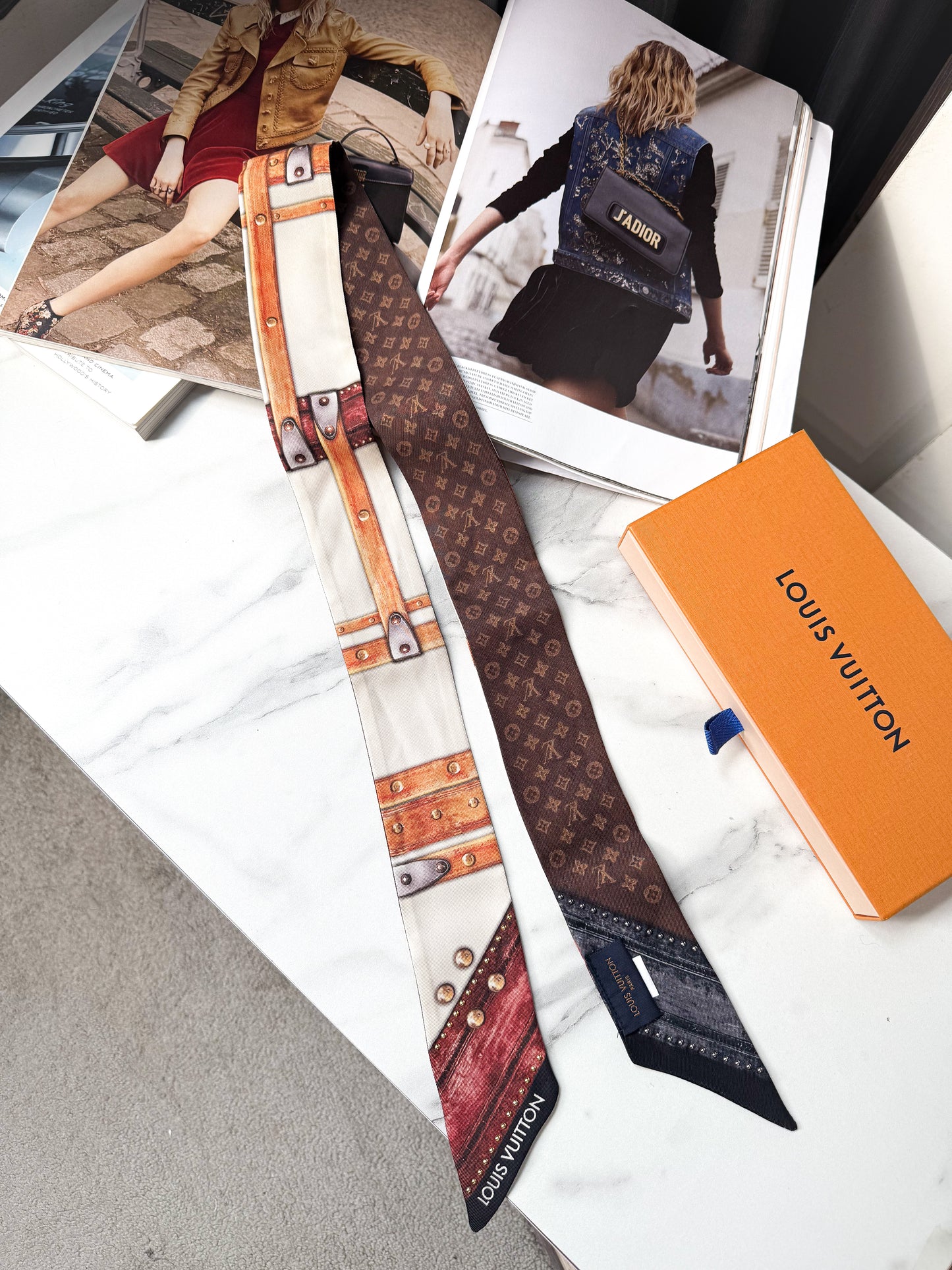 Khăn Twilly LV Đính Hạt