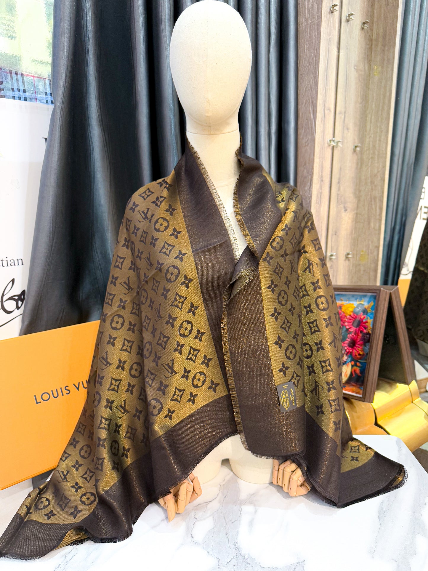 Khăn LV Ánh Kim Nâu 14-2