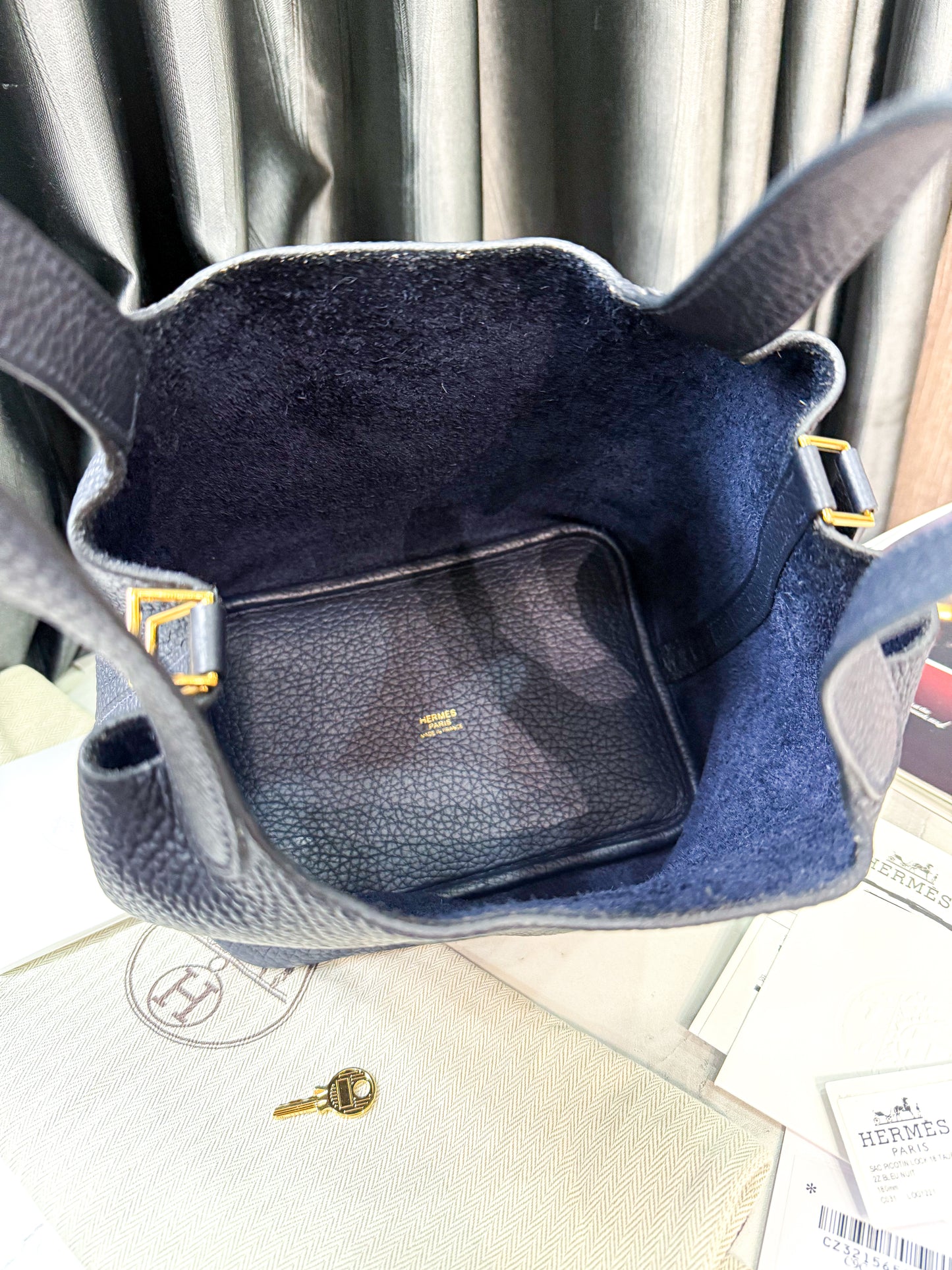 Hermes P18 Xanh Đen