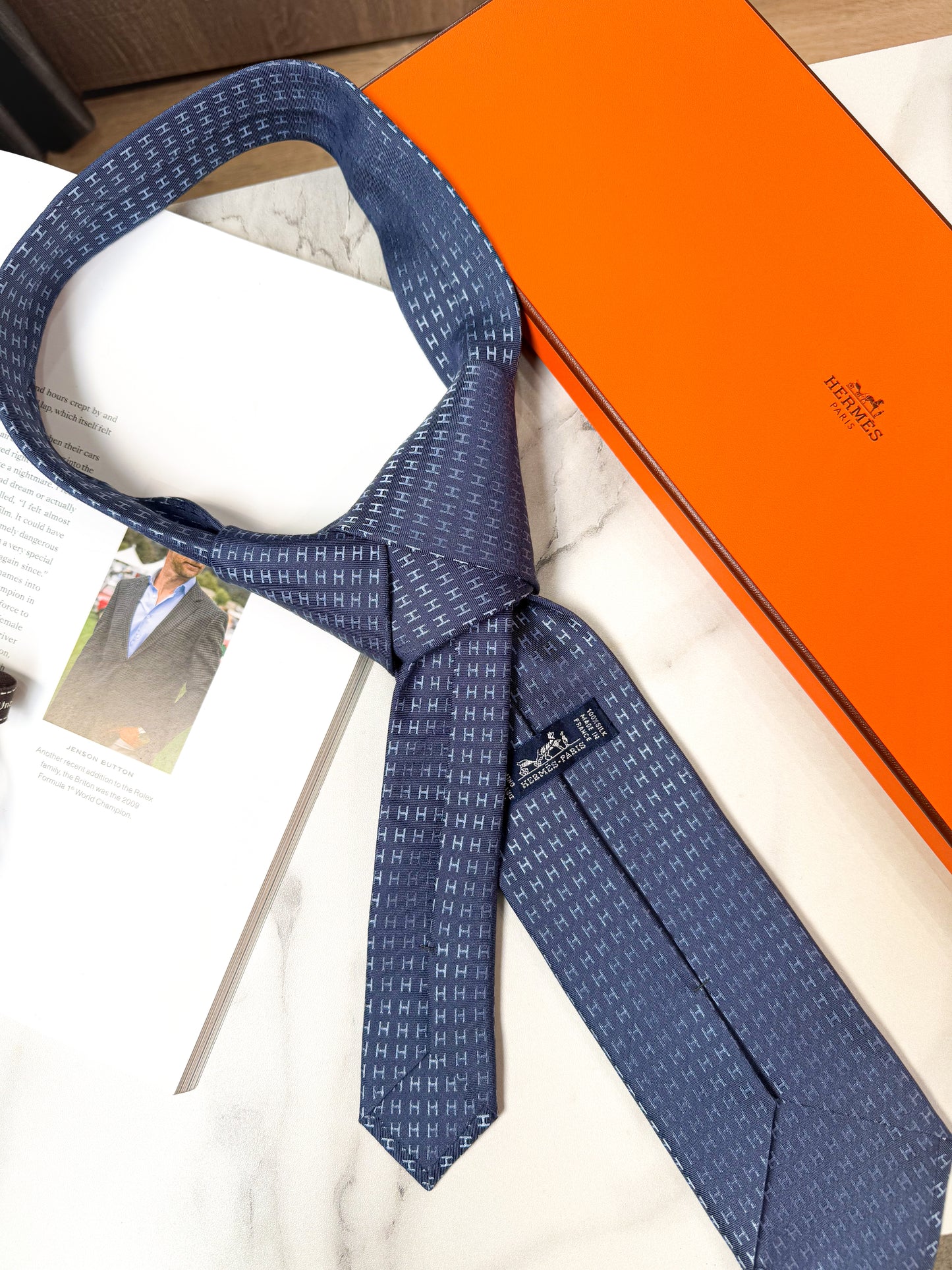 Cà Vạt Hermes CV28