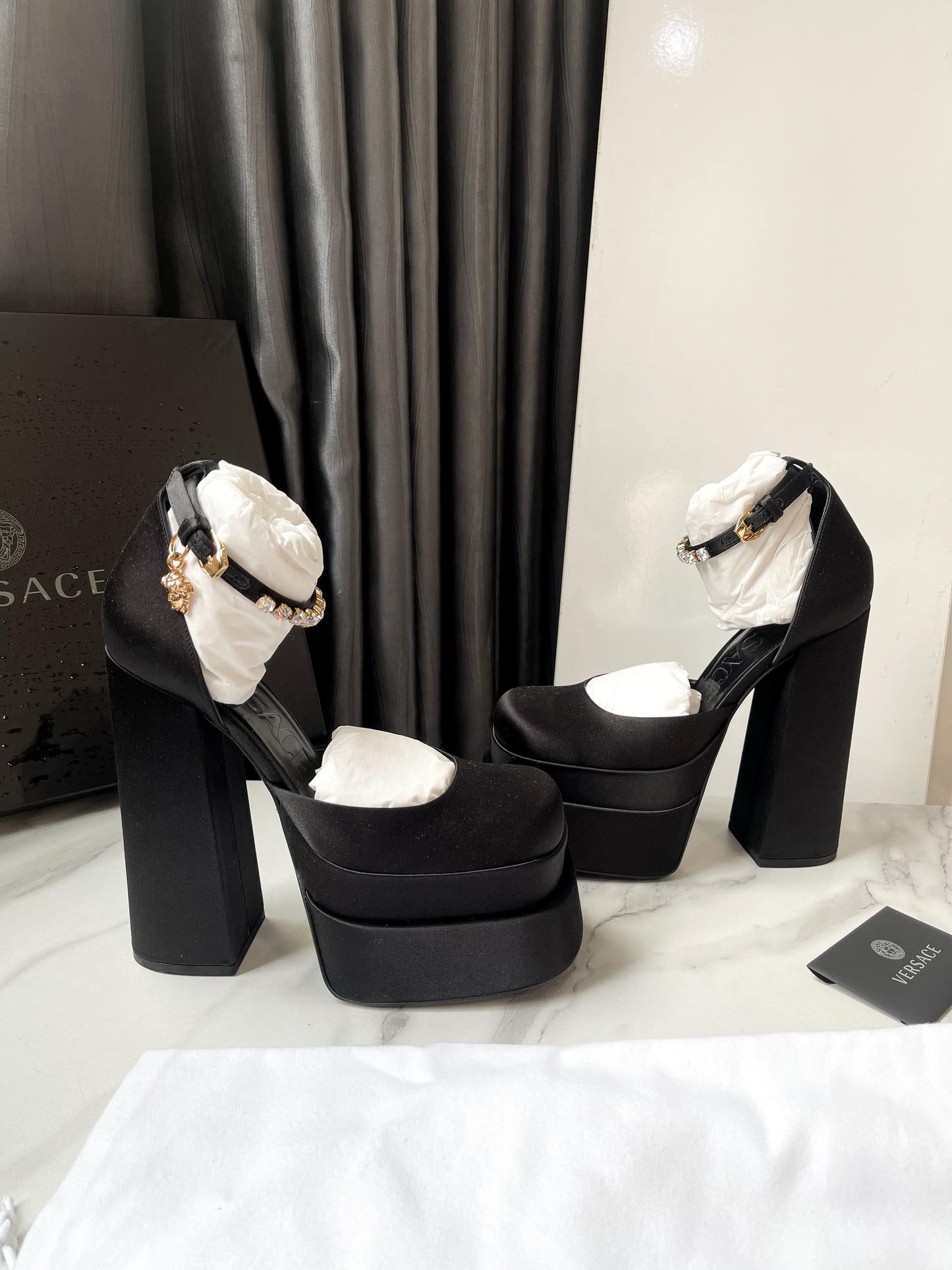 Giày Versace Đen Cao Size 37