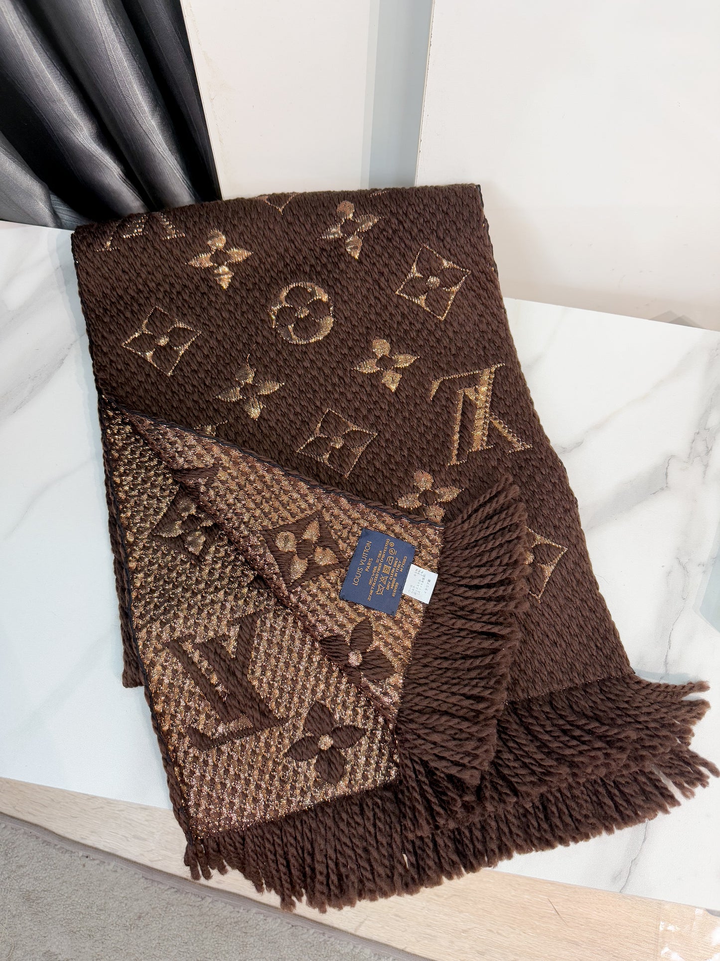 Khăn LV Len Nâu Ánh Kim