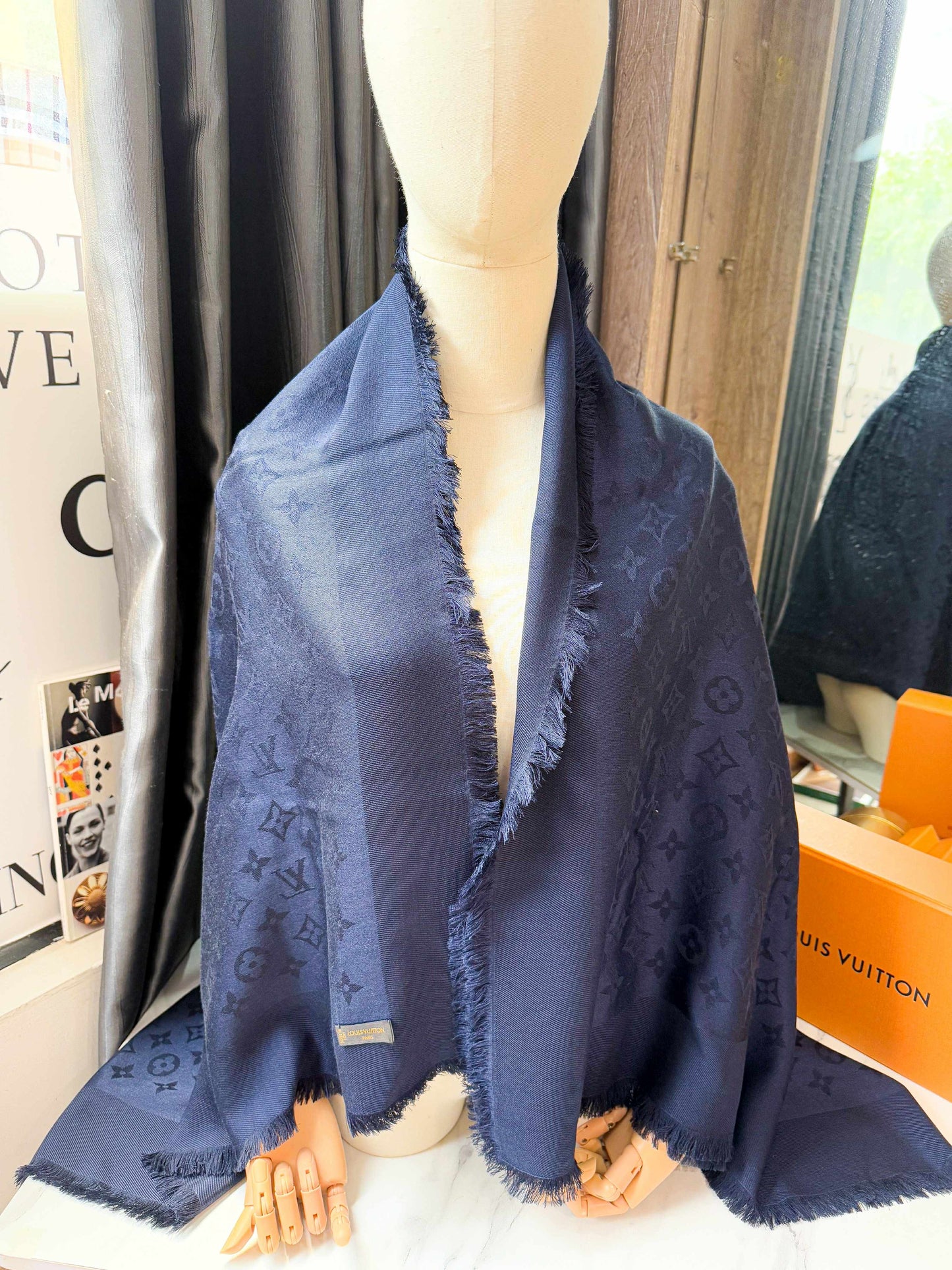 Khăn LV Xanh Than 30/4