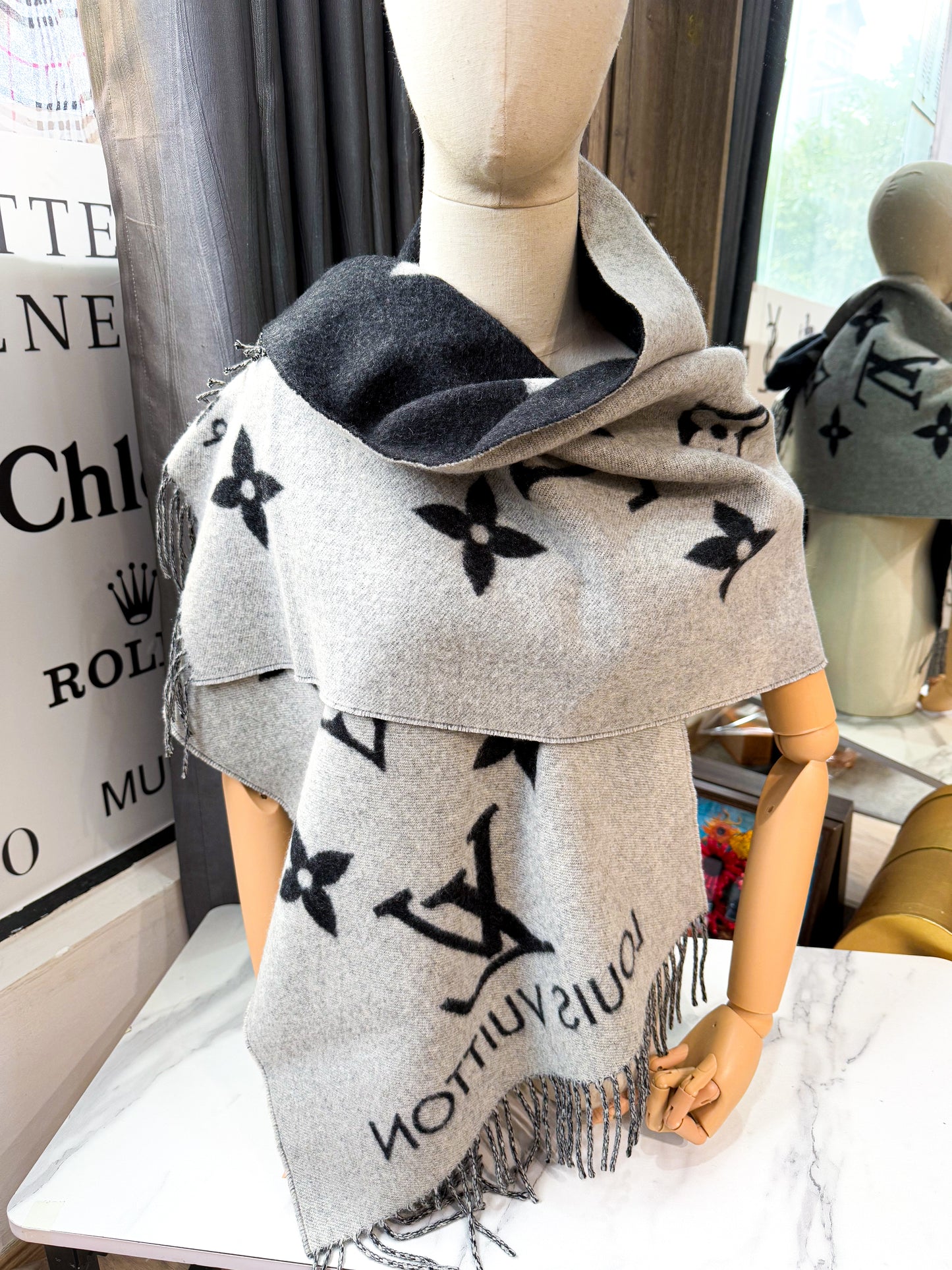 Khăn LV Cashmere Đen Ghi 3/3