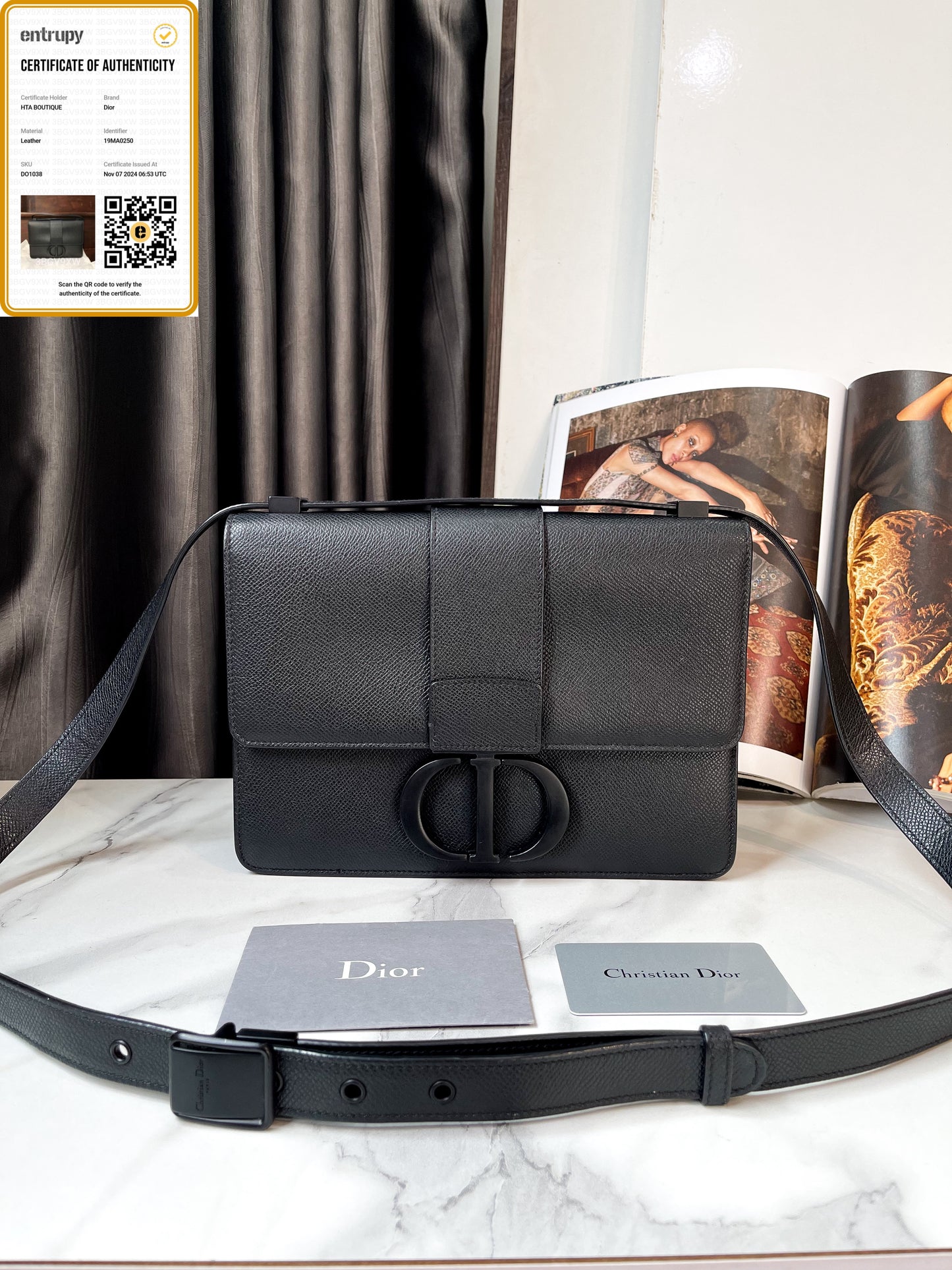 Dior Montaigne Đen