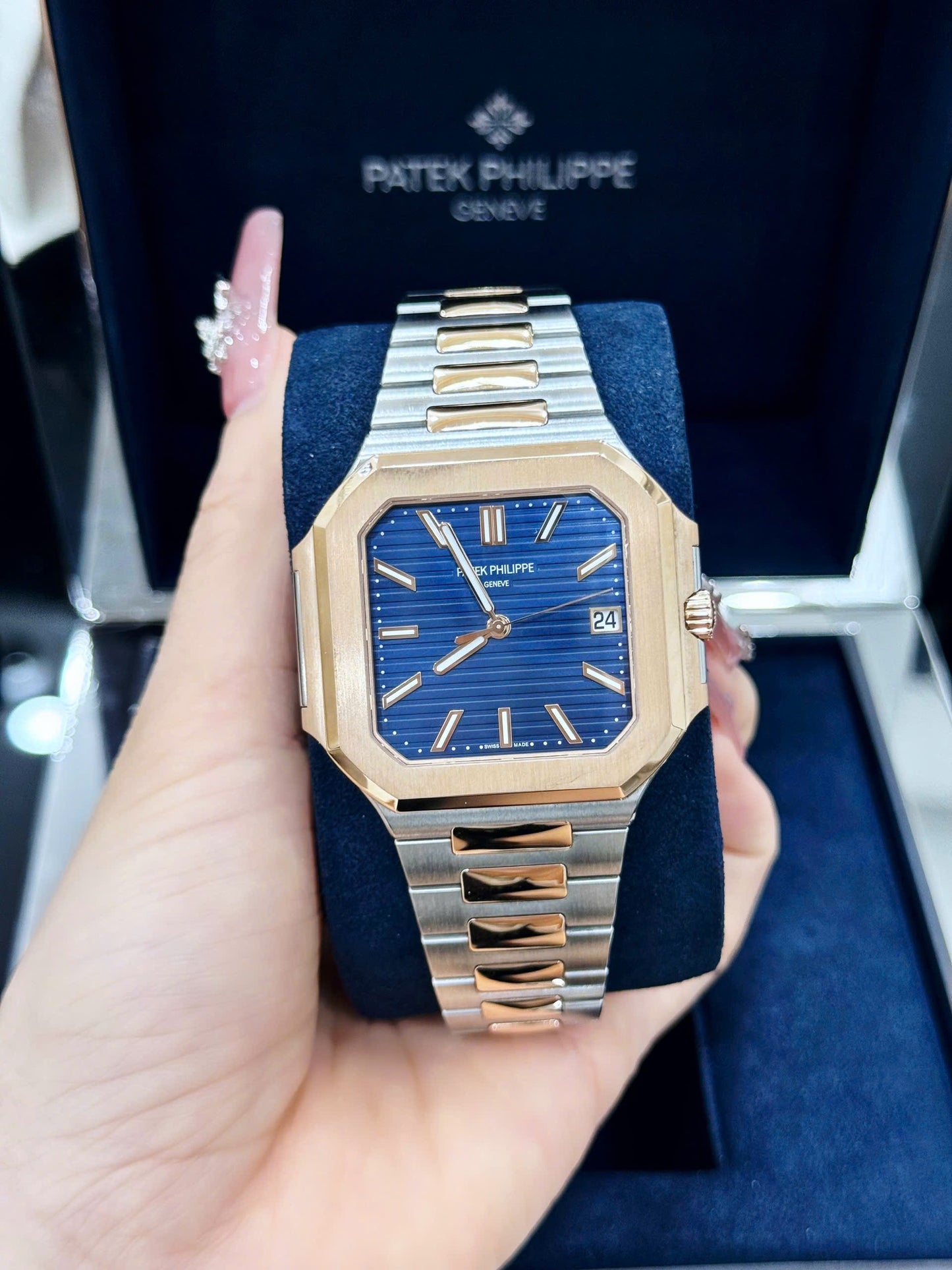 Đồng Hồ Patek Philippe Cubitus 5821/1AR-001