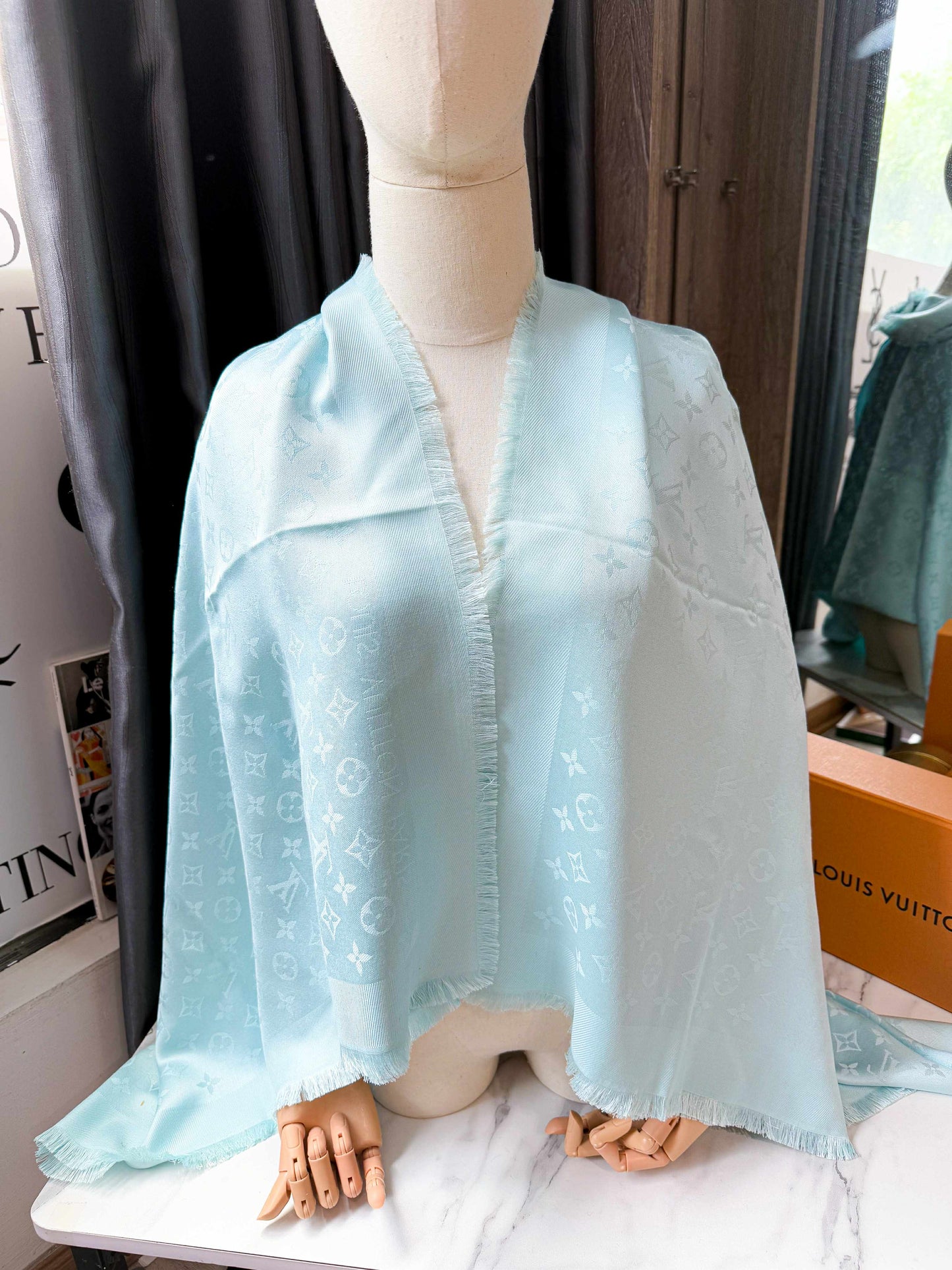 Khăn LV Xanh Pastel 30/4