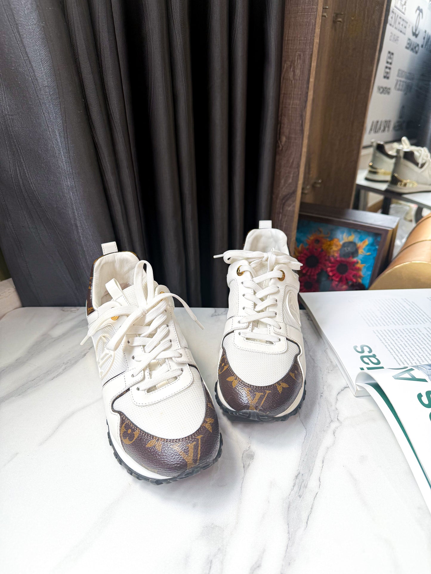 Giày LV Hot Trắng Size 36.5 Used