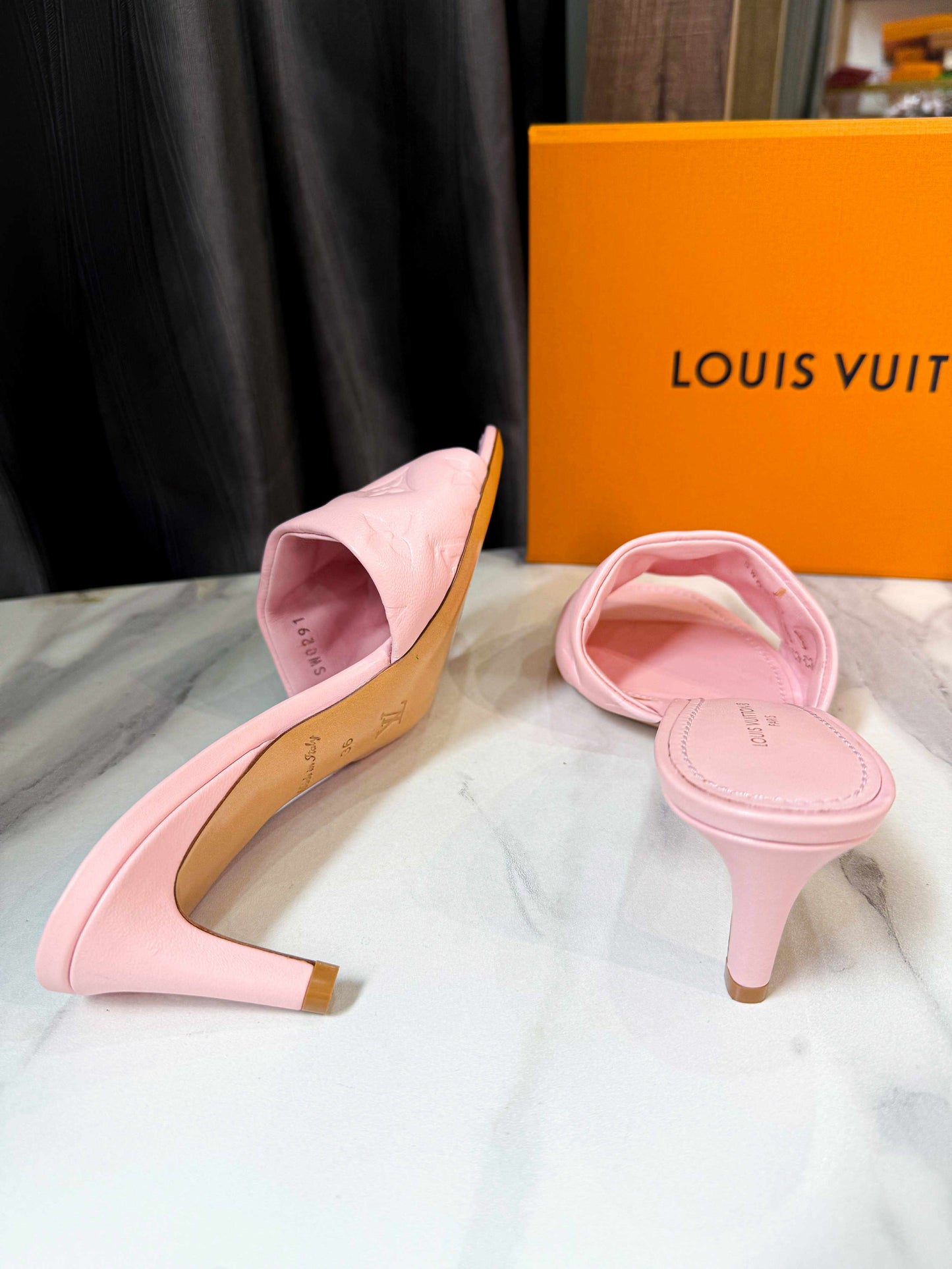 Guốc LV Hồng Size 36