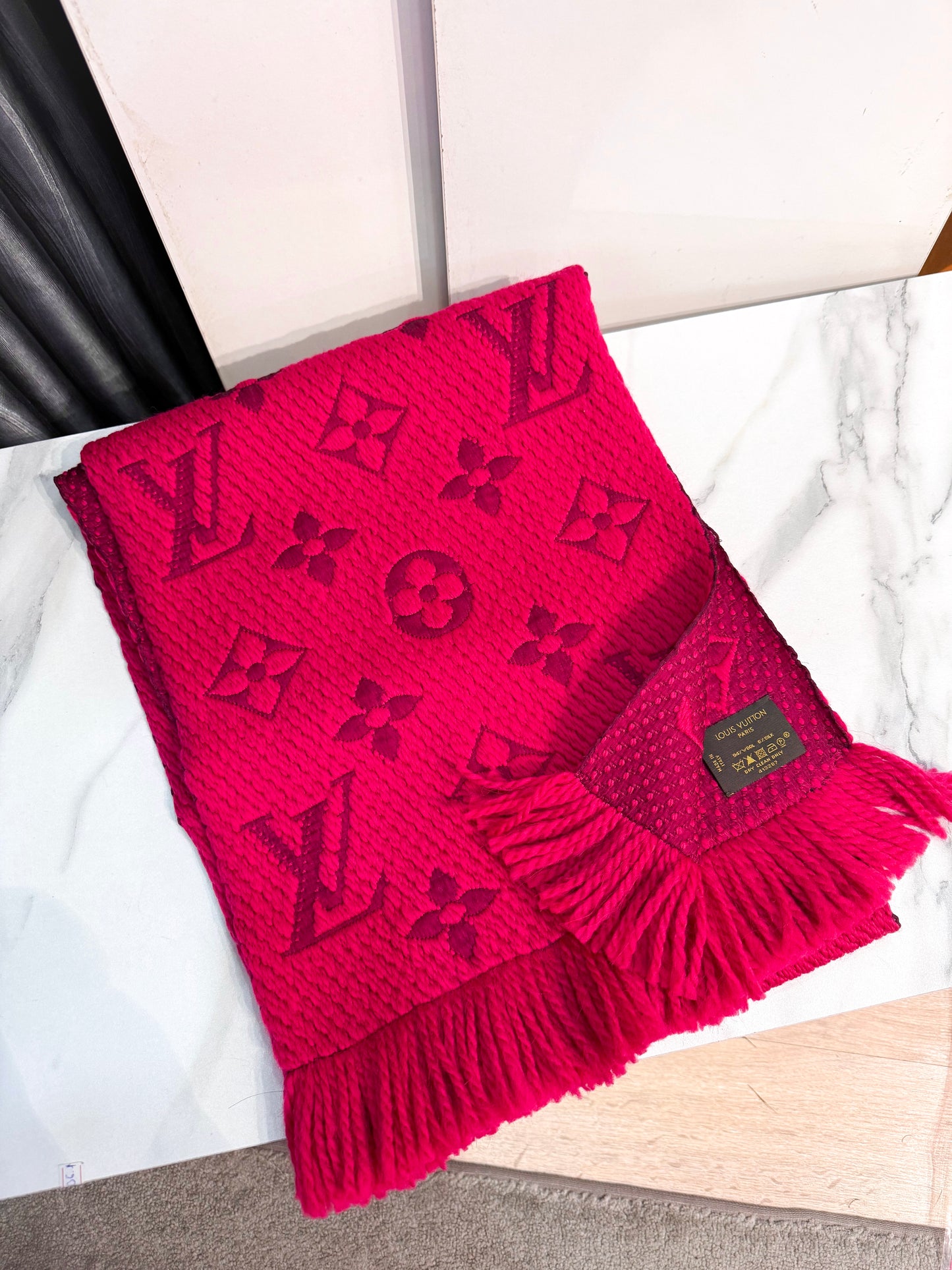 Khăn LV Len Hồng Đỏ