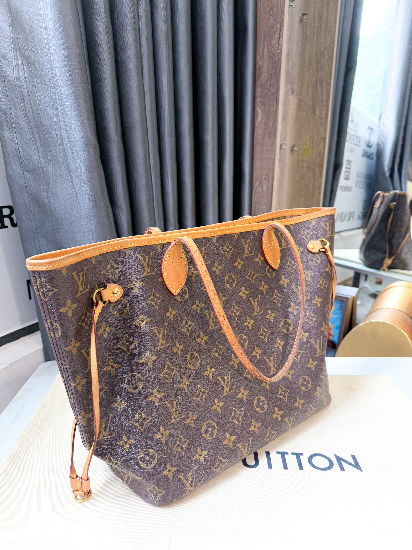 A LV NVF MM Mono