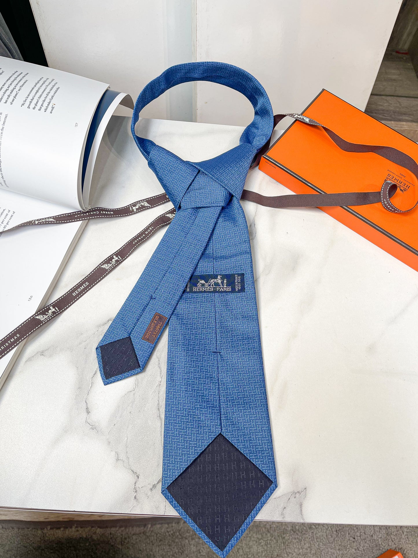 Cà Vạt Hermes 09