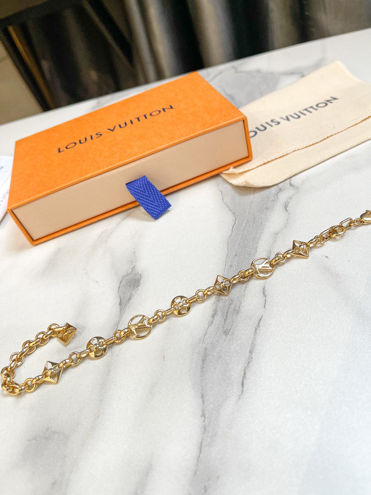 Lắc Tay LV New