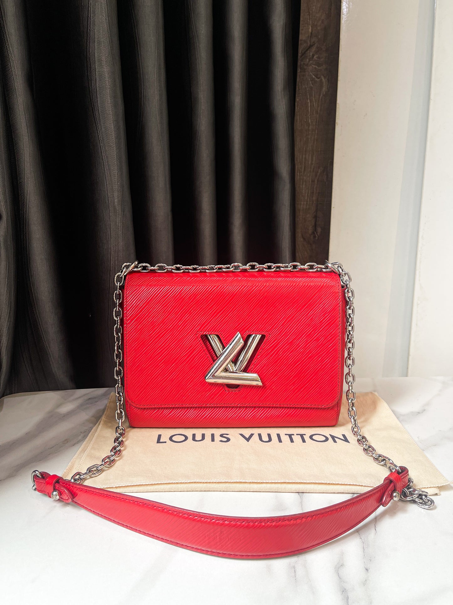 LV Twist Epi Đỏ