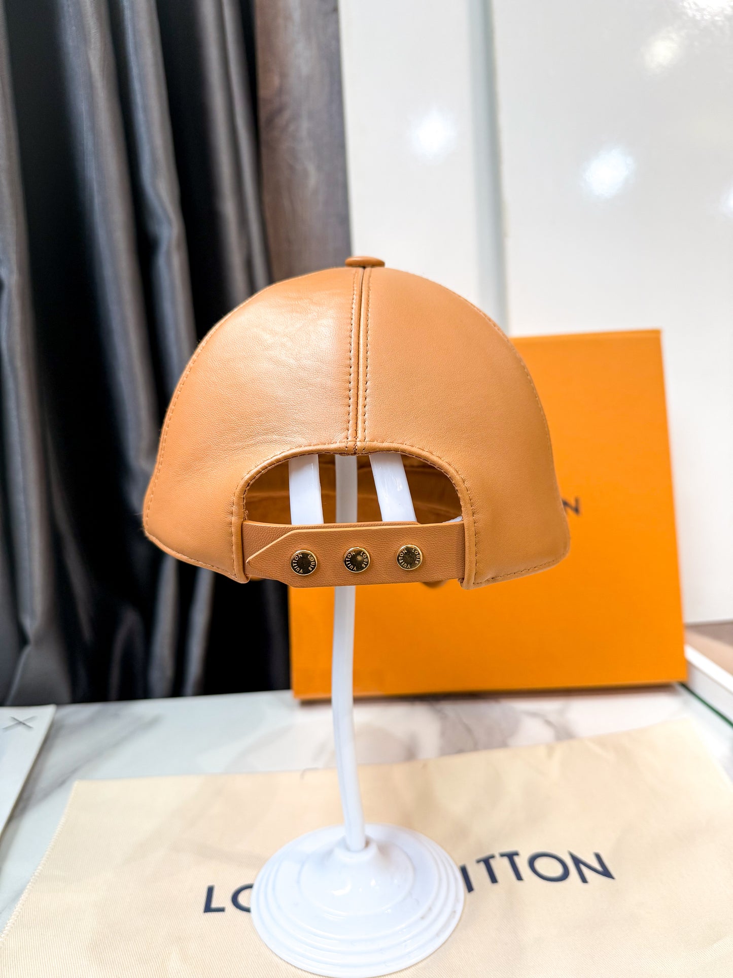Mũ LV Da Nâu