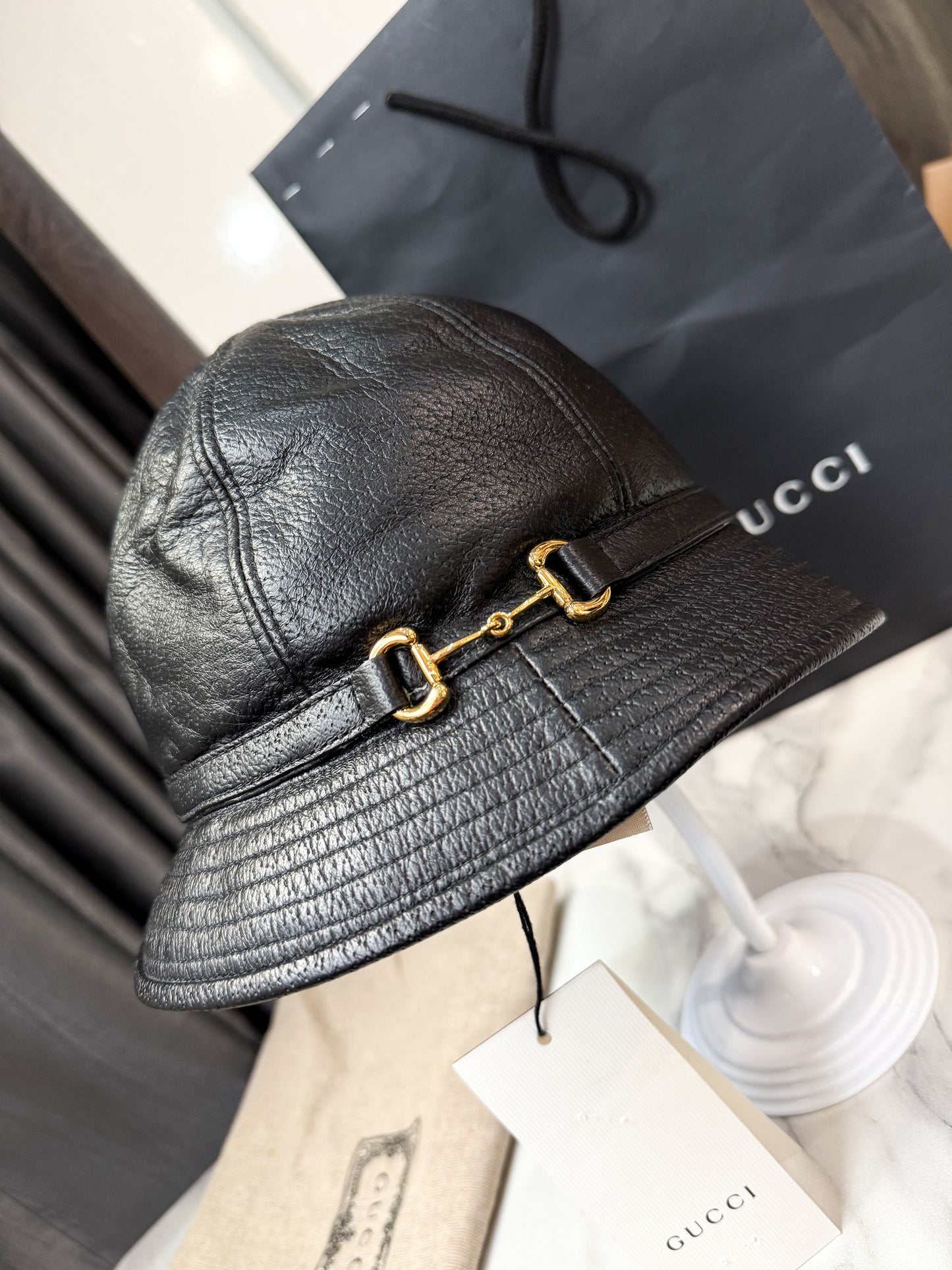 Mũ Gucci Da Đen Size S