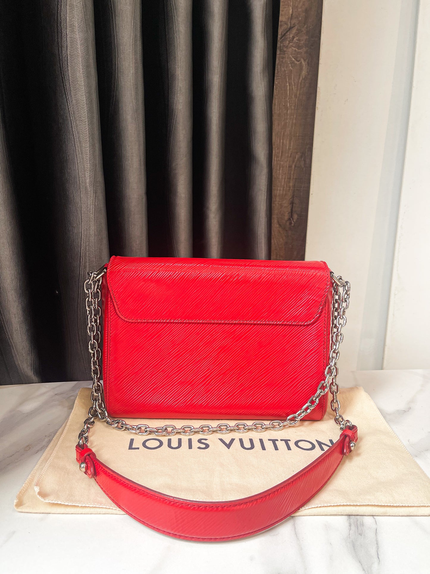 LV Twist Epi Đỏ