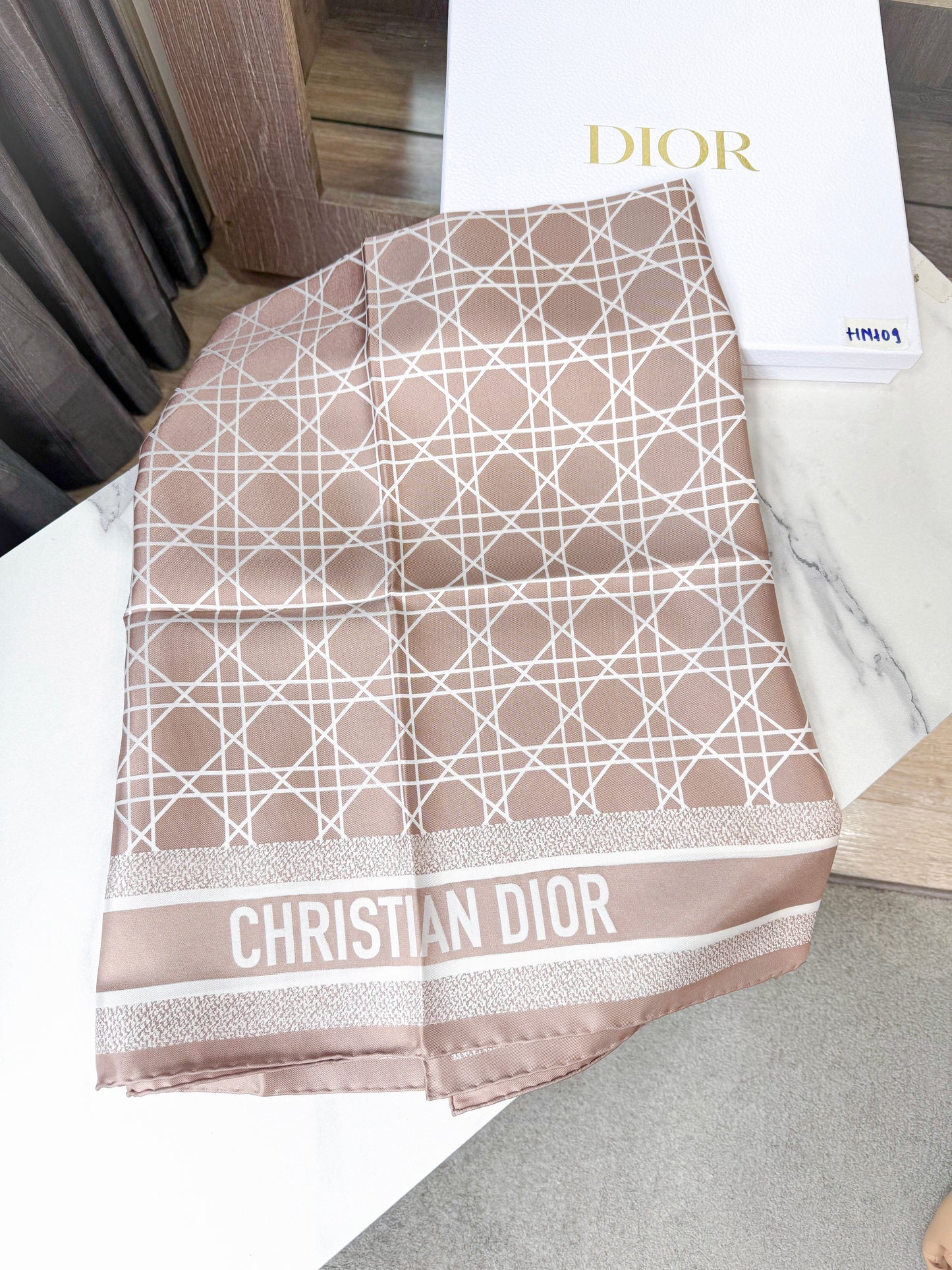 Khăn Lụa Dior New Khổ 90x90 HN109