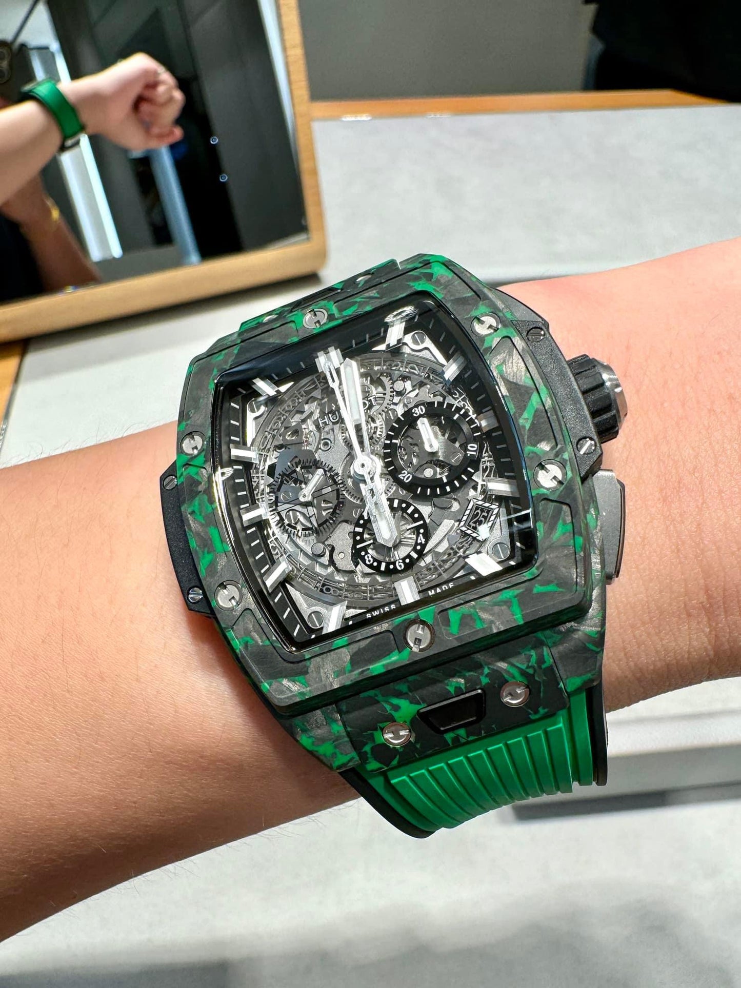 Đồng Hồ Hublot Spirit Of Bigbang Carbon Green Limited 50pcs size 42