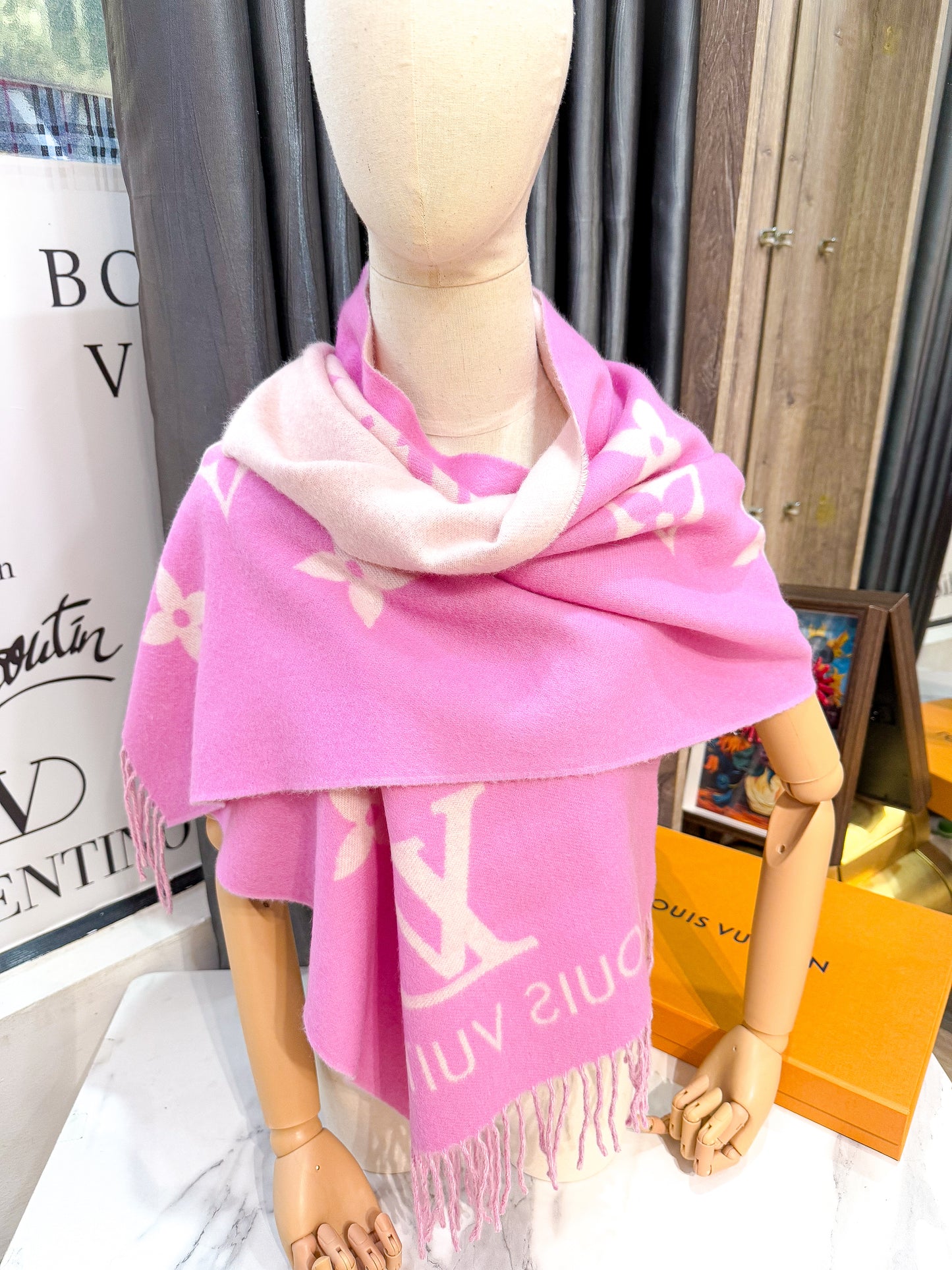 Khăn LV Cashmere Hồng