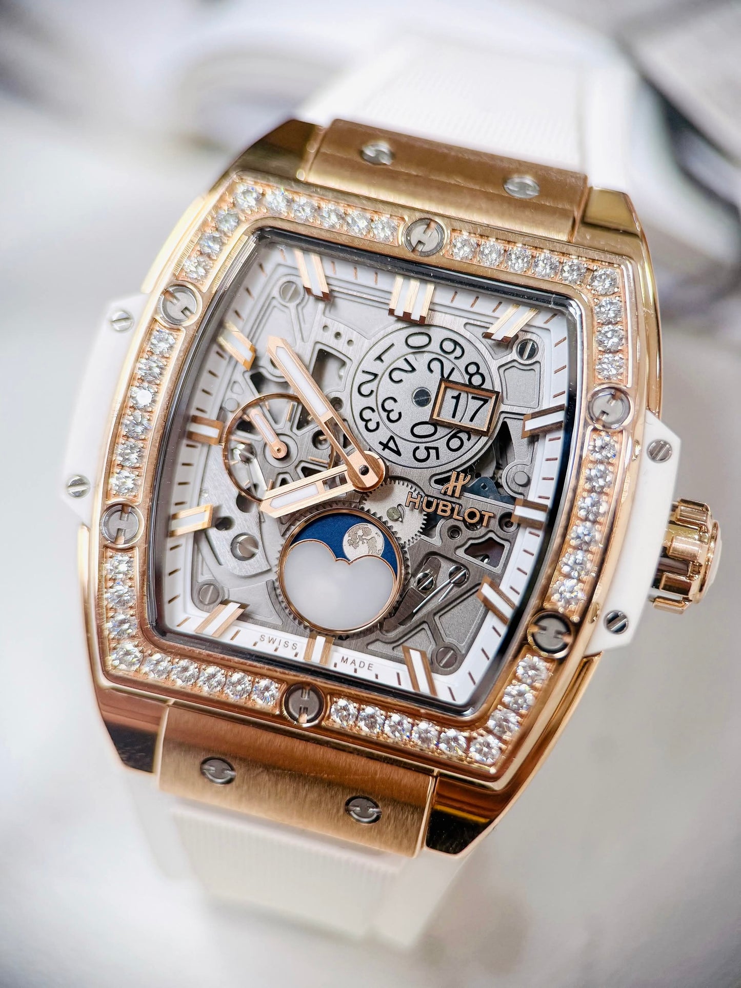 Đồng Hồ Hublot Spirit Of Bigbang Moonphase Gold White 42mm
