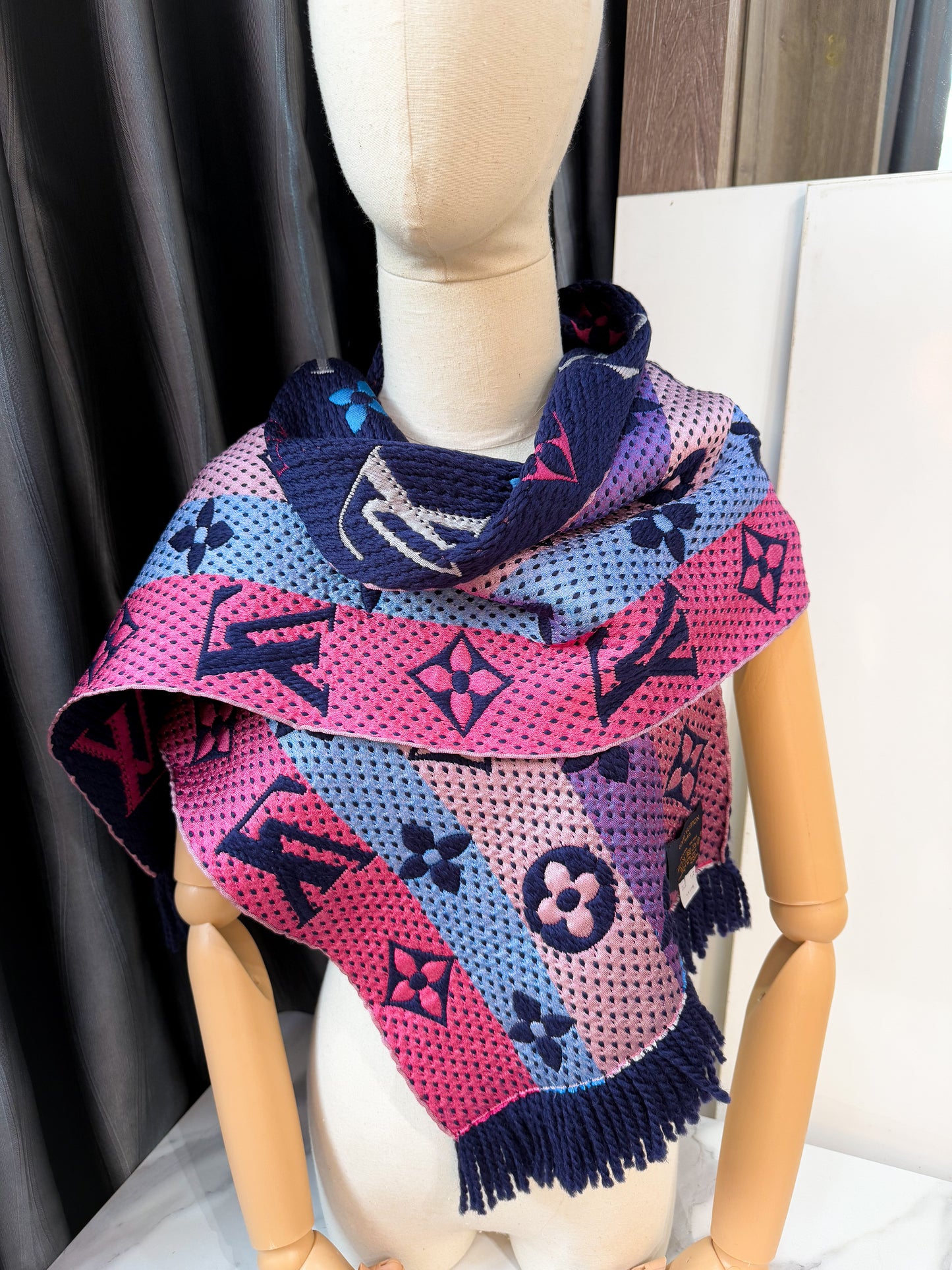 Khăn LV Len Rainbow