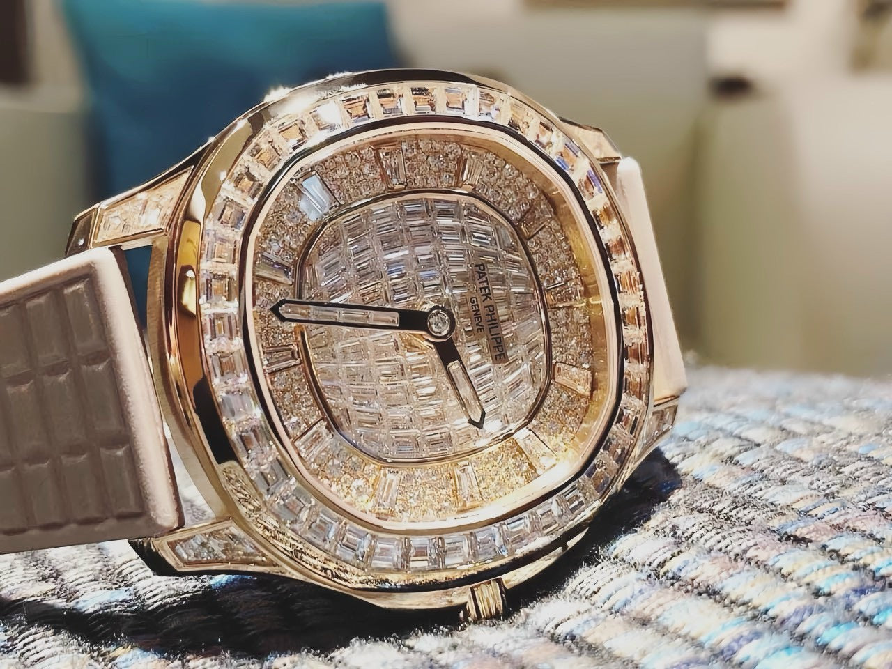 Đồng Hồ Patek Philippe Aquanaut 5062R Luce Haute Joaillerie