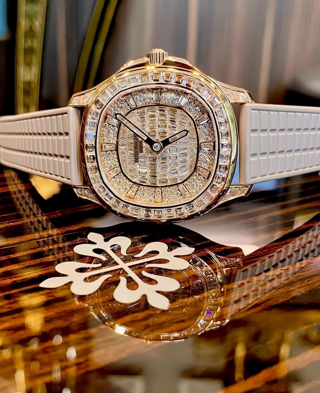 Đồng Hồ Patek Philippe Aquanaut 5062R Luce Haute Joaillerie