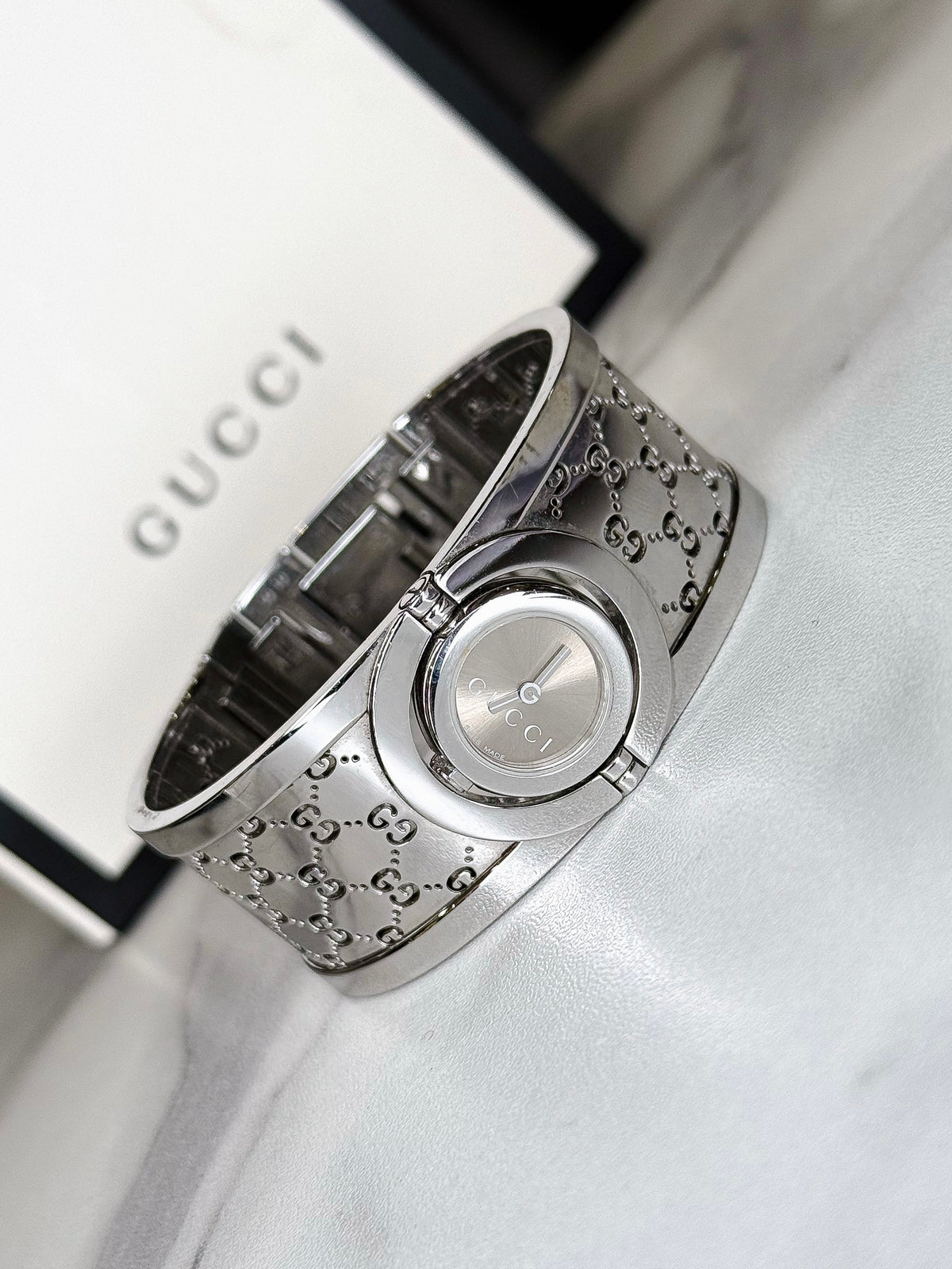 A A Đồng Hồ Gucci