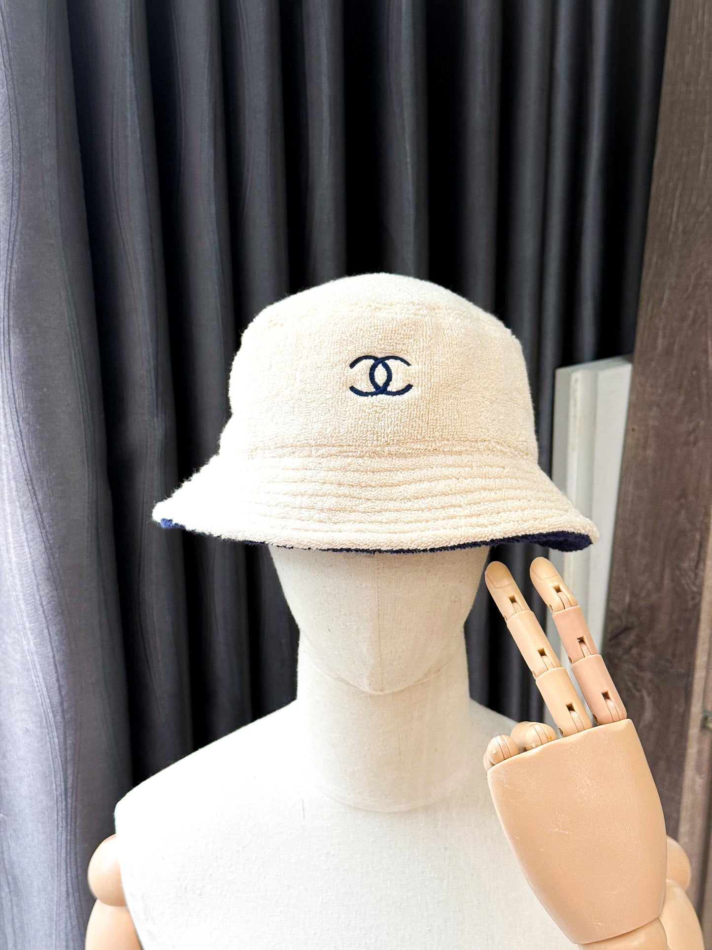 Mũ Chanel Bucket