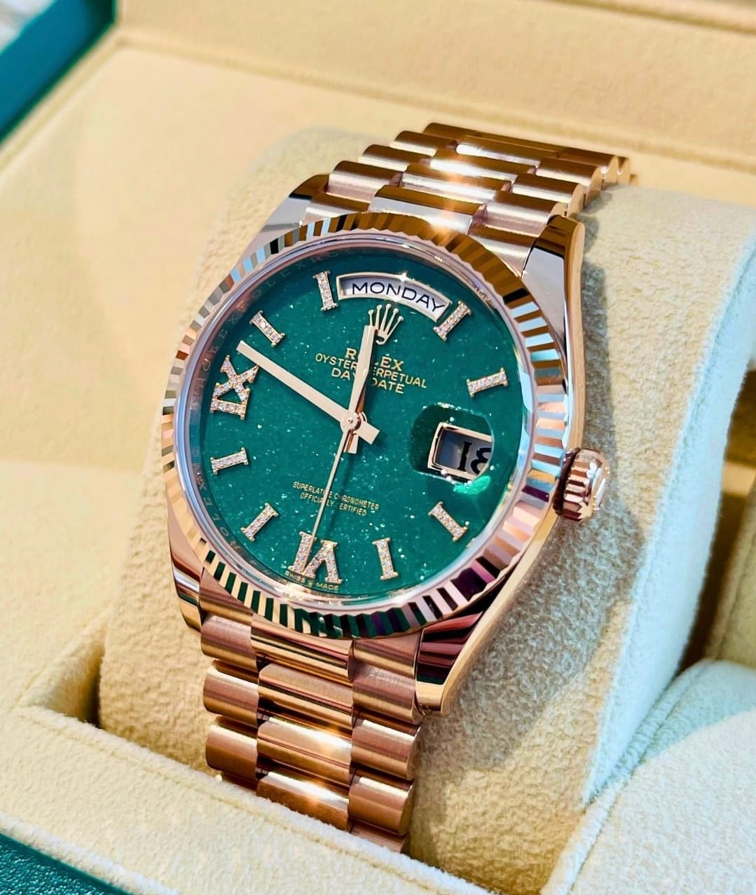 Đồng Hồ Rolex Daydate 36mm Green Aventurine