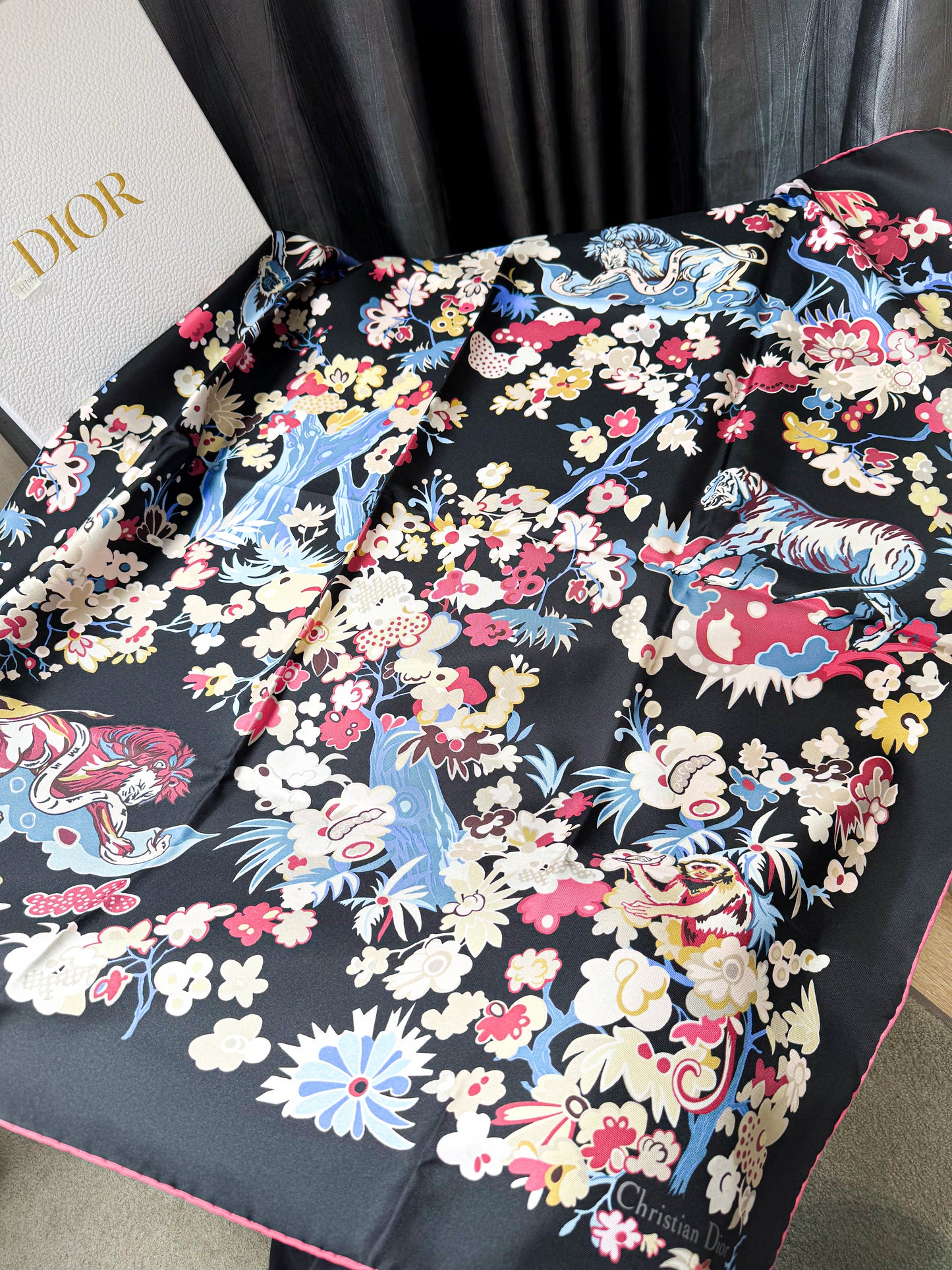 Khăn Dior New Khổ 90x90 HN5 25/10