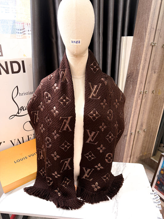 Khăn Len LV Nâu Ánh Kim KH137