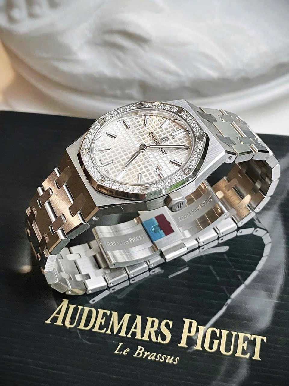 Đồng Hồ Audemars Piguet Royal Oak 67651ST White Dial size 33mm