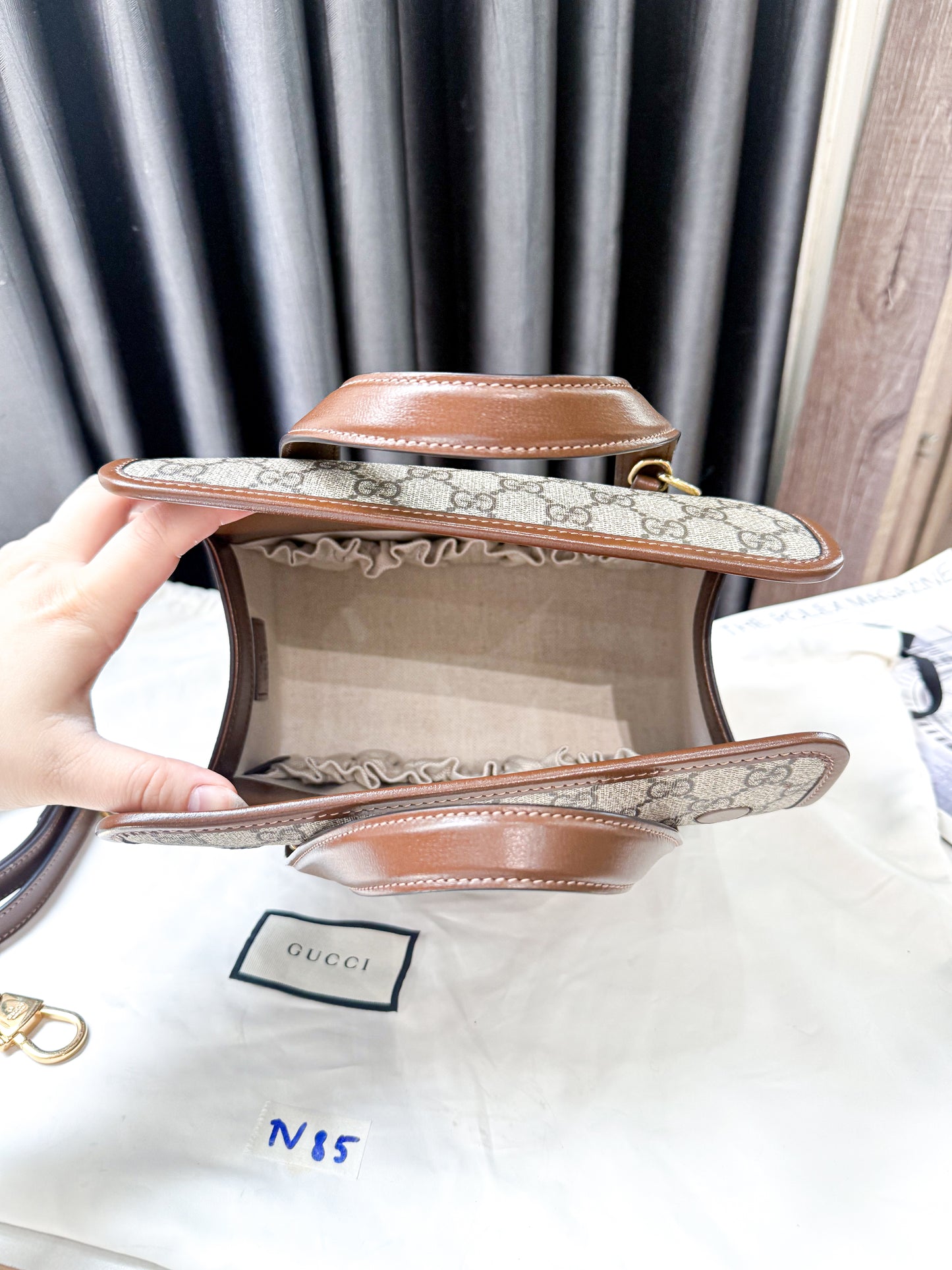 A A Gucci Thuỳ Tiên TV85