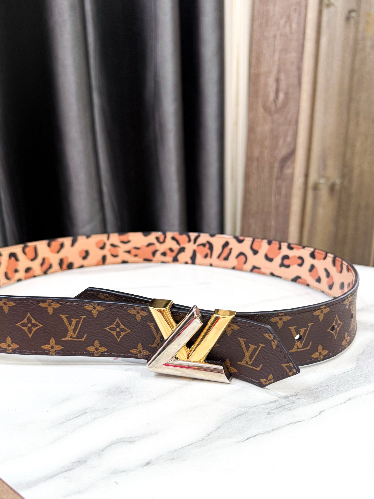 Belt LV Limited 2 Mặt
