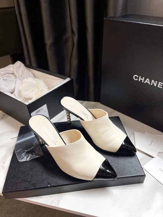 Sục Chanel Trắng