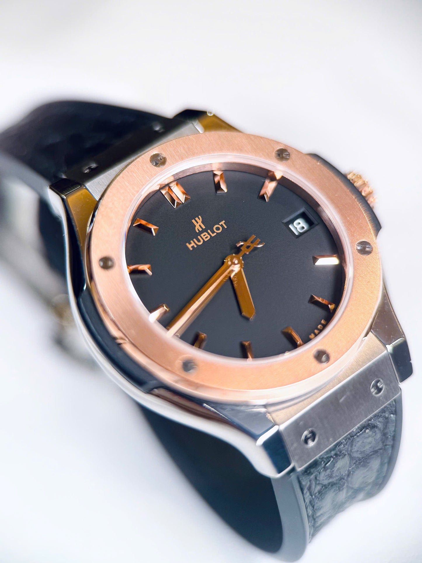 Đồng Hồ Hublot Classic Fusion Titanium King Gold 33mm