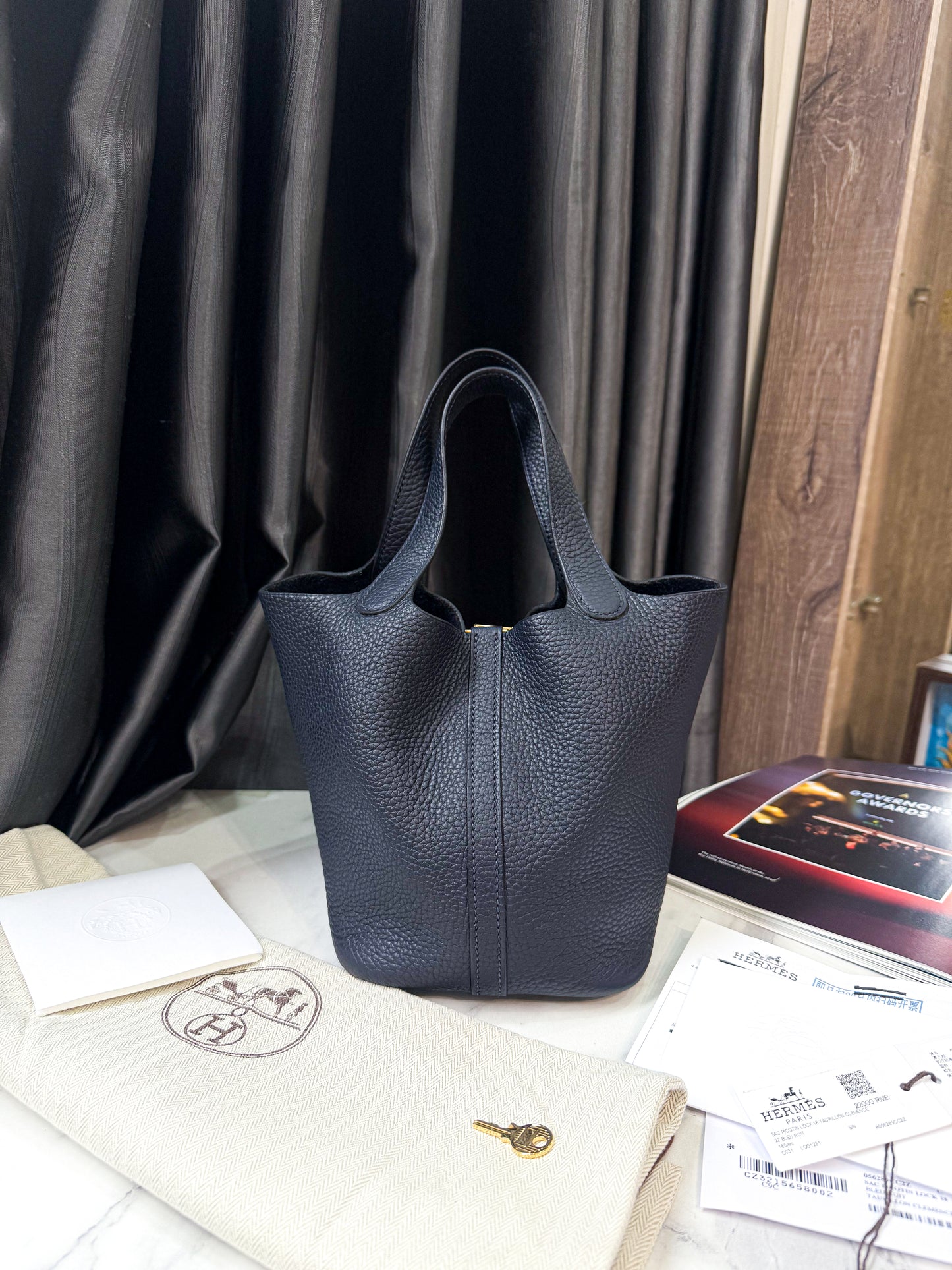 Hermes P18 Xanh Đen