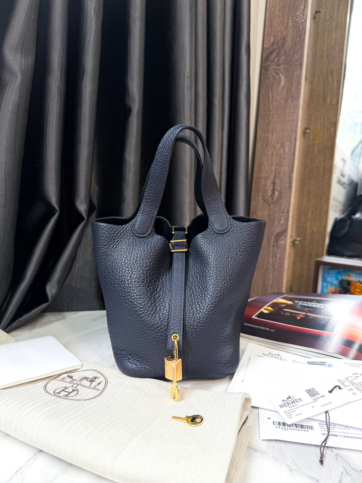 Hermes P18 Xanh Đen