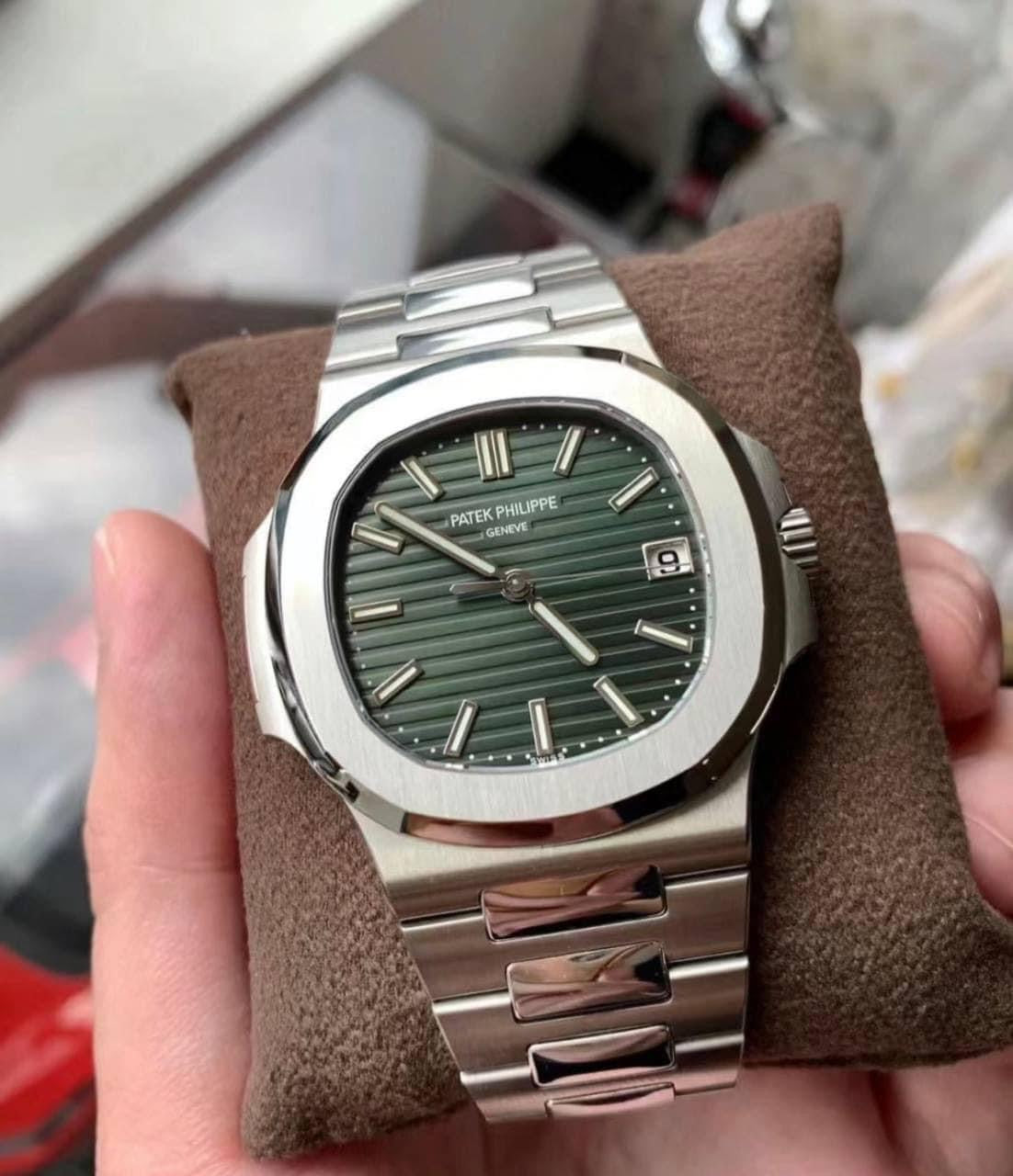 Đồng Hồ Patek Philippe Nautilus 5711/1A-014 Olive Green