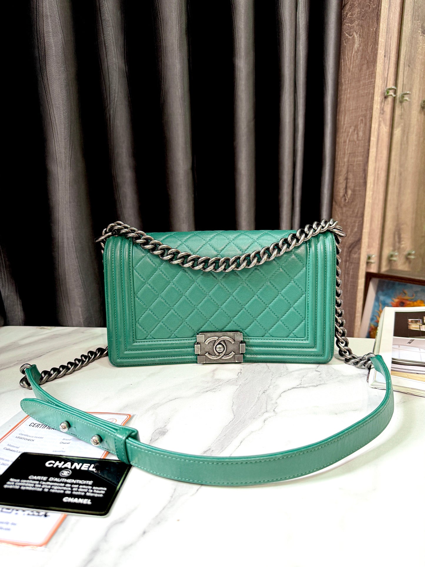 Chanel Boy M Xanh Lá